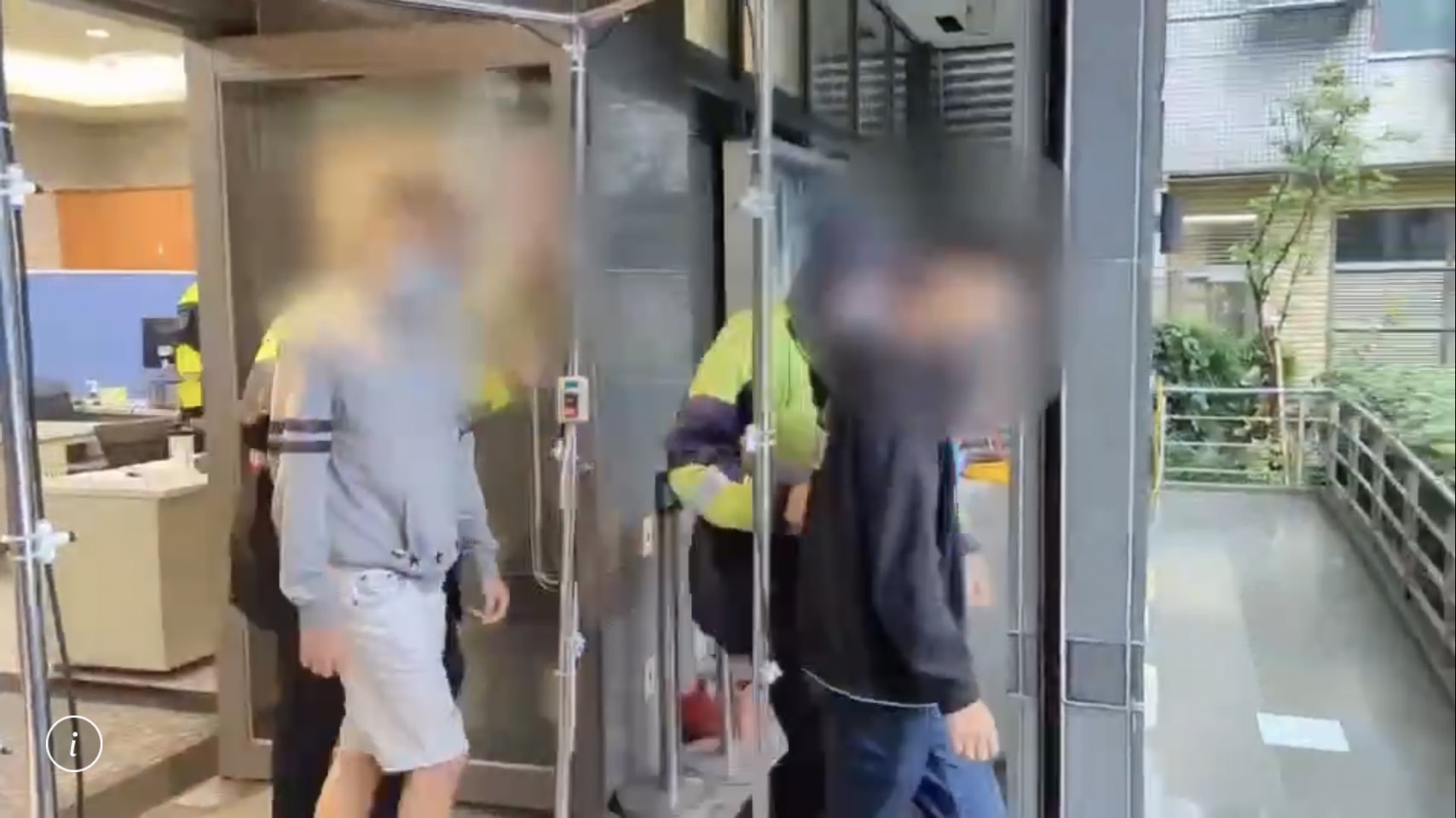 警方訊後將廖男及友人依妨害自由及傷害罪移送法辦。（翻攝畫面）