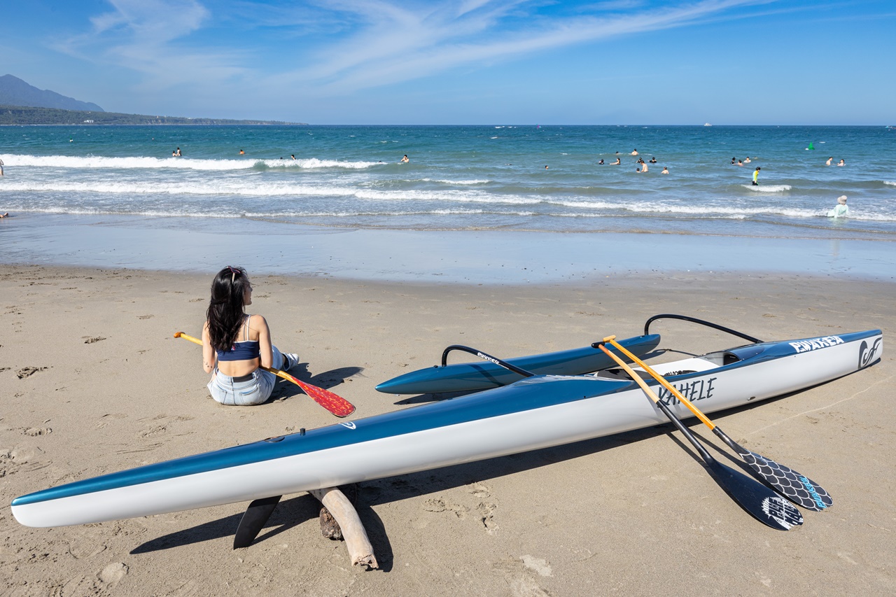 近日在台東沿海可見特別的「大洋支架舟」。