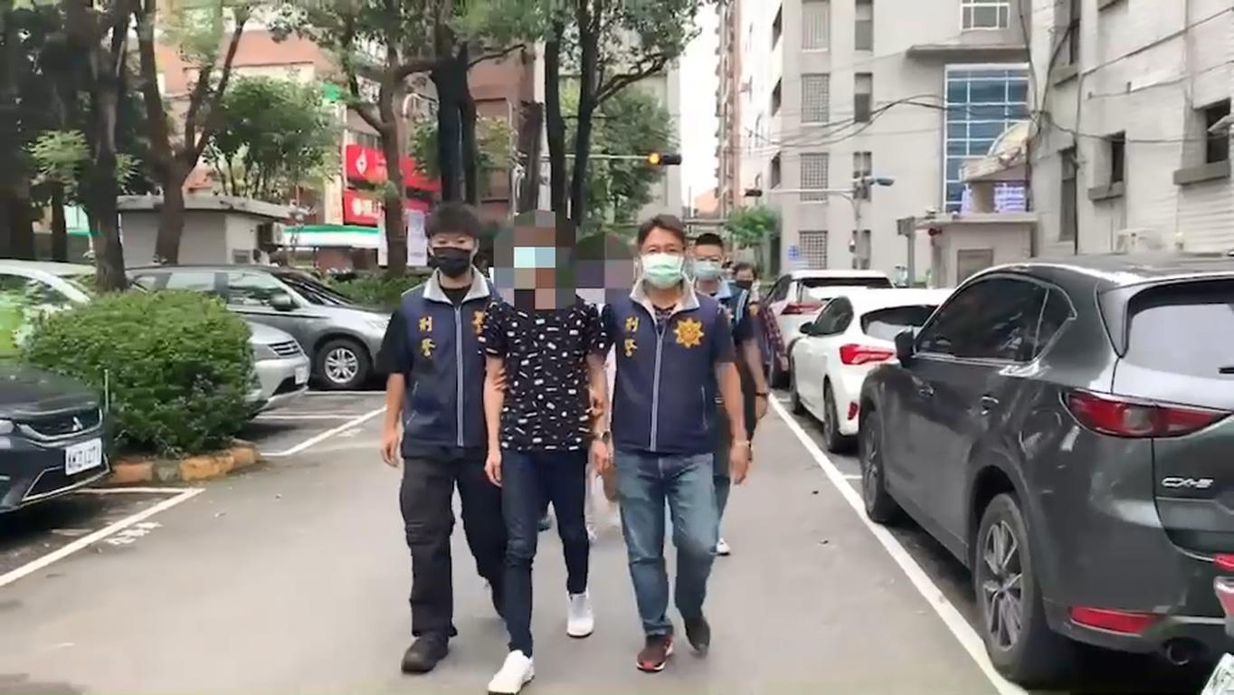 警方逮捕林男(前中)等3名嫌犯。(警方提供)