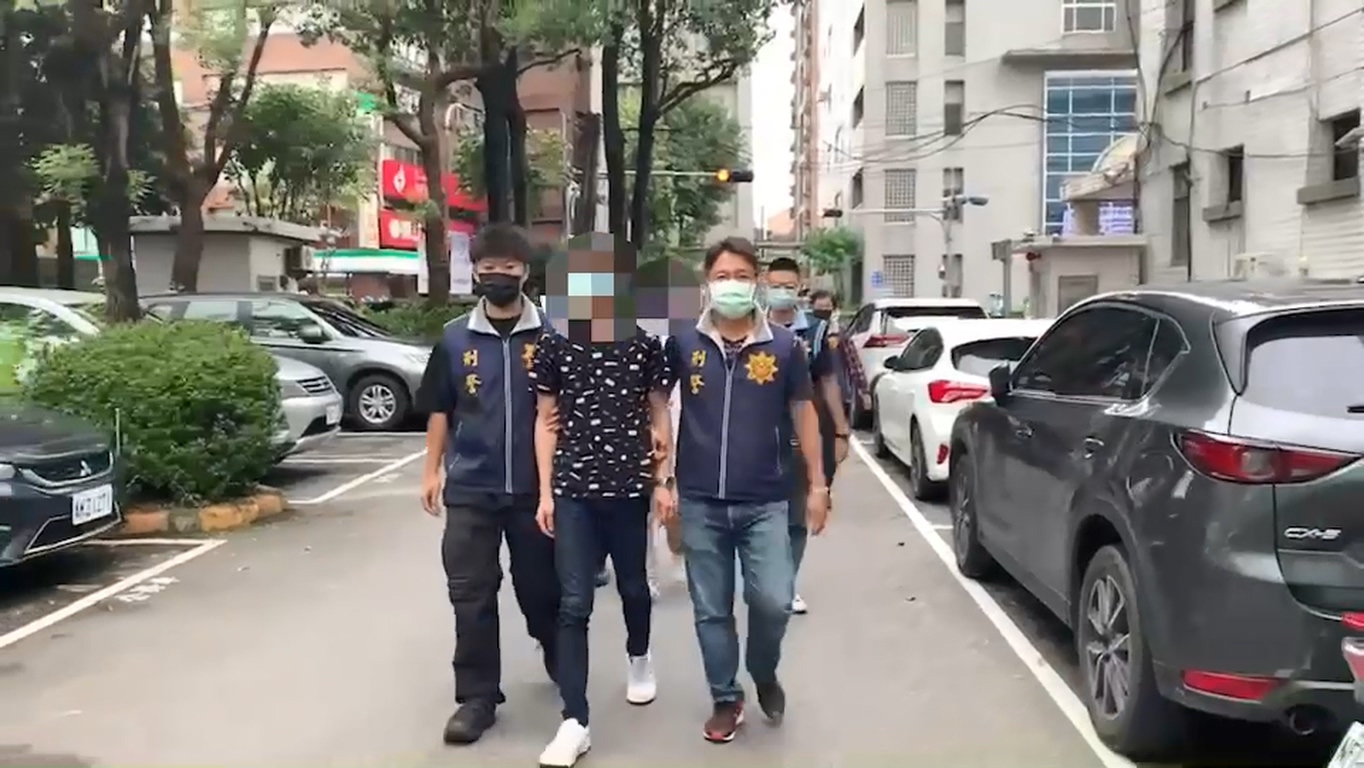 警方逮捕林男(前中)等3名嫌犯。(警方提供)