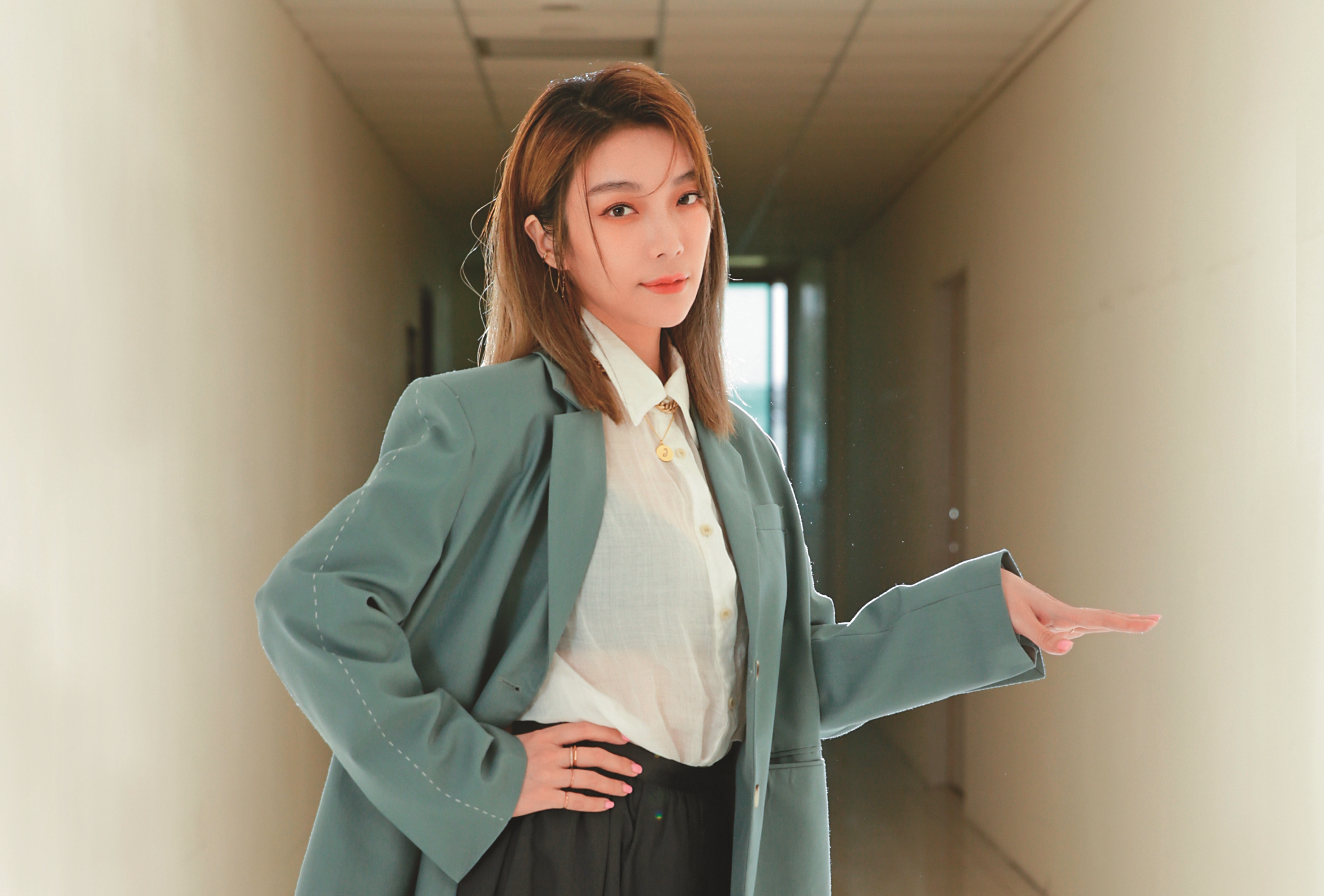 蔡淑臻嚮往自由，出道多年後卻跨入幕後繁瑣工作，還為了想改善的事情選了社區主委，因為她發現如果沒人做她在乎的事情，不如就自己做吧。