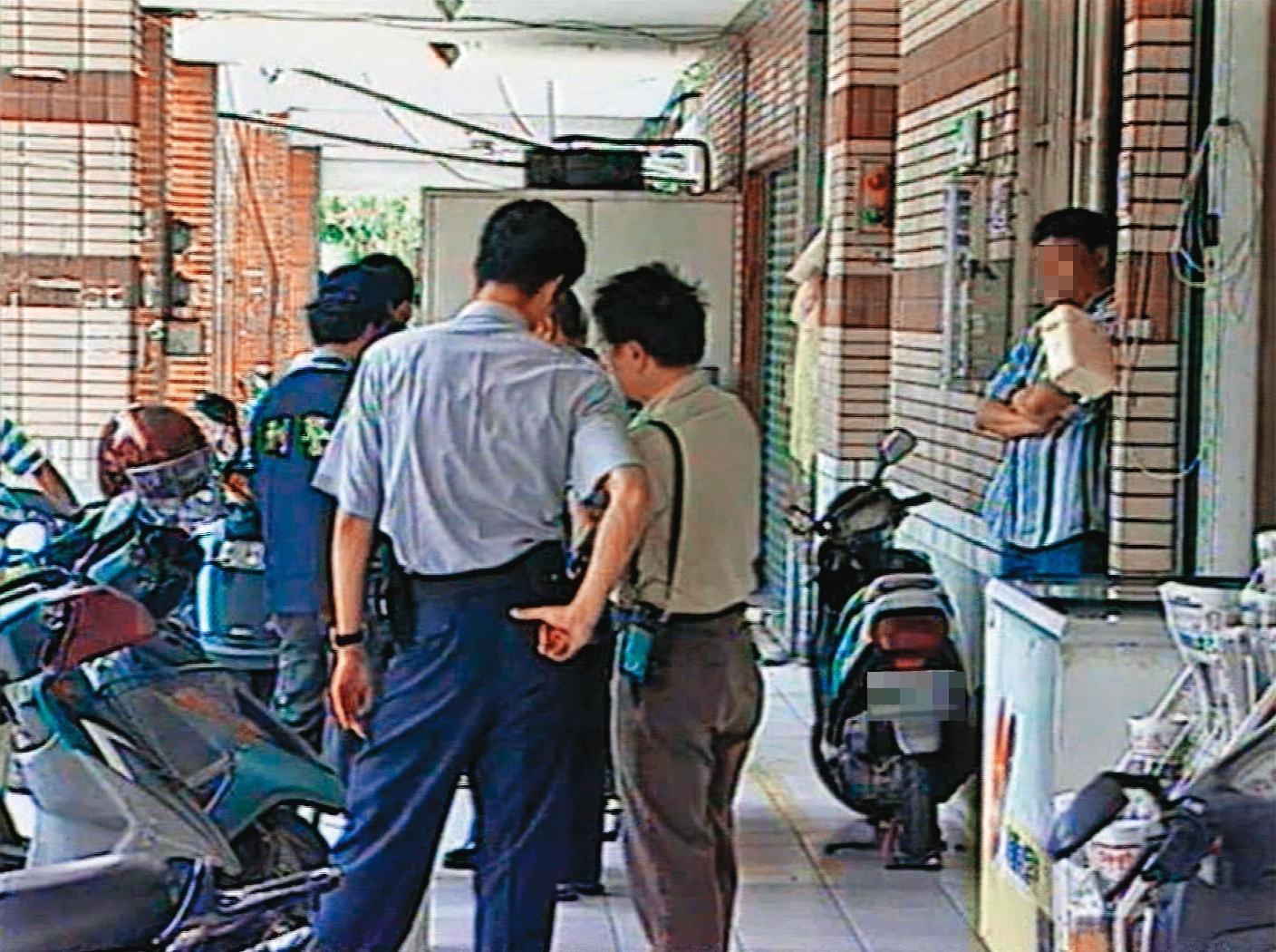 警方訪查附近鄰居後得知,吳家人疑集體中邪近1個月。(東森新聞提供)