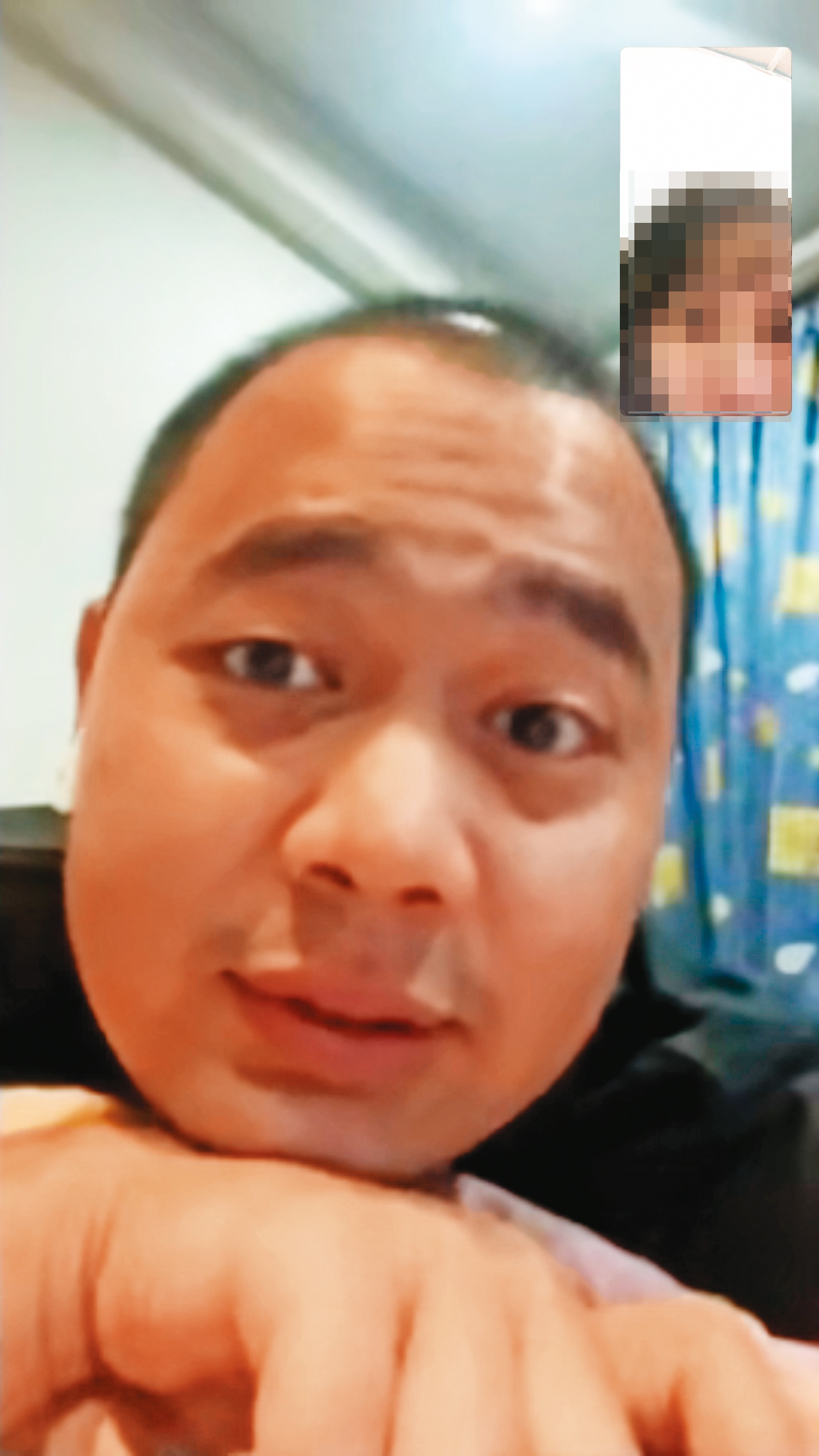 許男會要求女性在鏡頭前做出不雅動作，像是跪著自打巴掌等。（讀者提供）