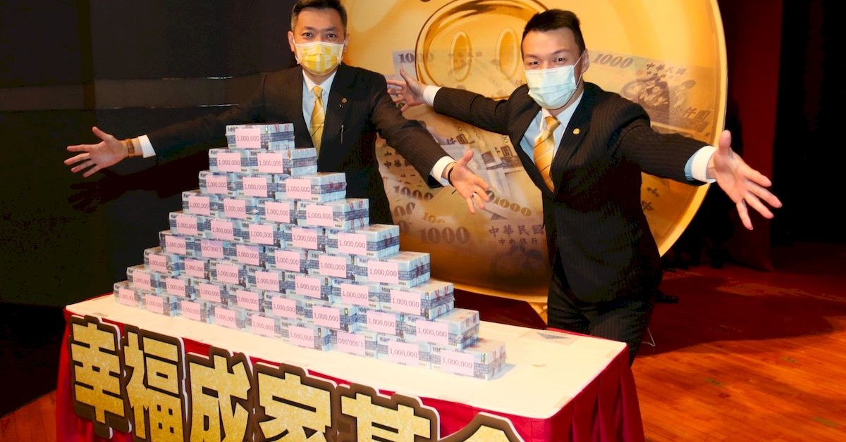 永慶房屋提供每年最高250萬元的「幸福成家基金」給經紀人爭取,超優的薪獎福利讓入職三年的經紀人已有45%成功買房。