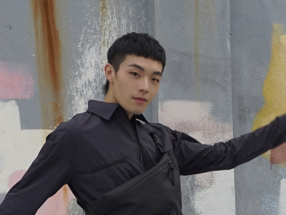 上週牧森在高速公路遇連環車禍，還好人身平安，只是要破財修車。（周子娛樂提供）