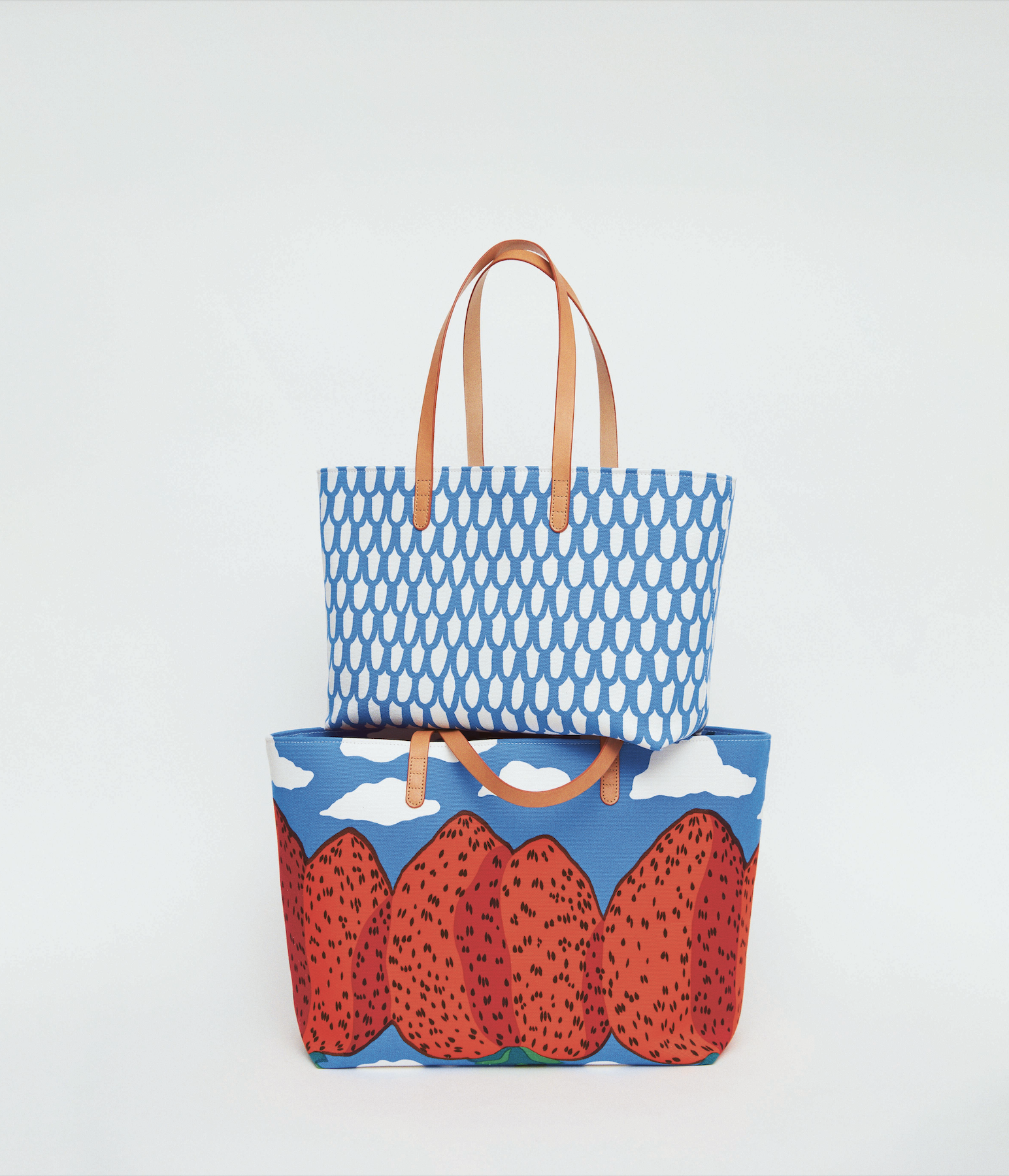 (下)大型托特包 NT$16,000 (上)小型托特包 NT$14,000 Marimekko X Mansur Gavriel 。(Marimekko提供)