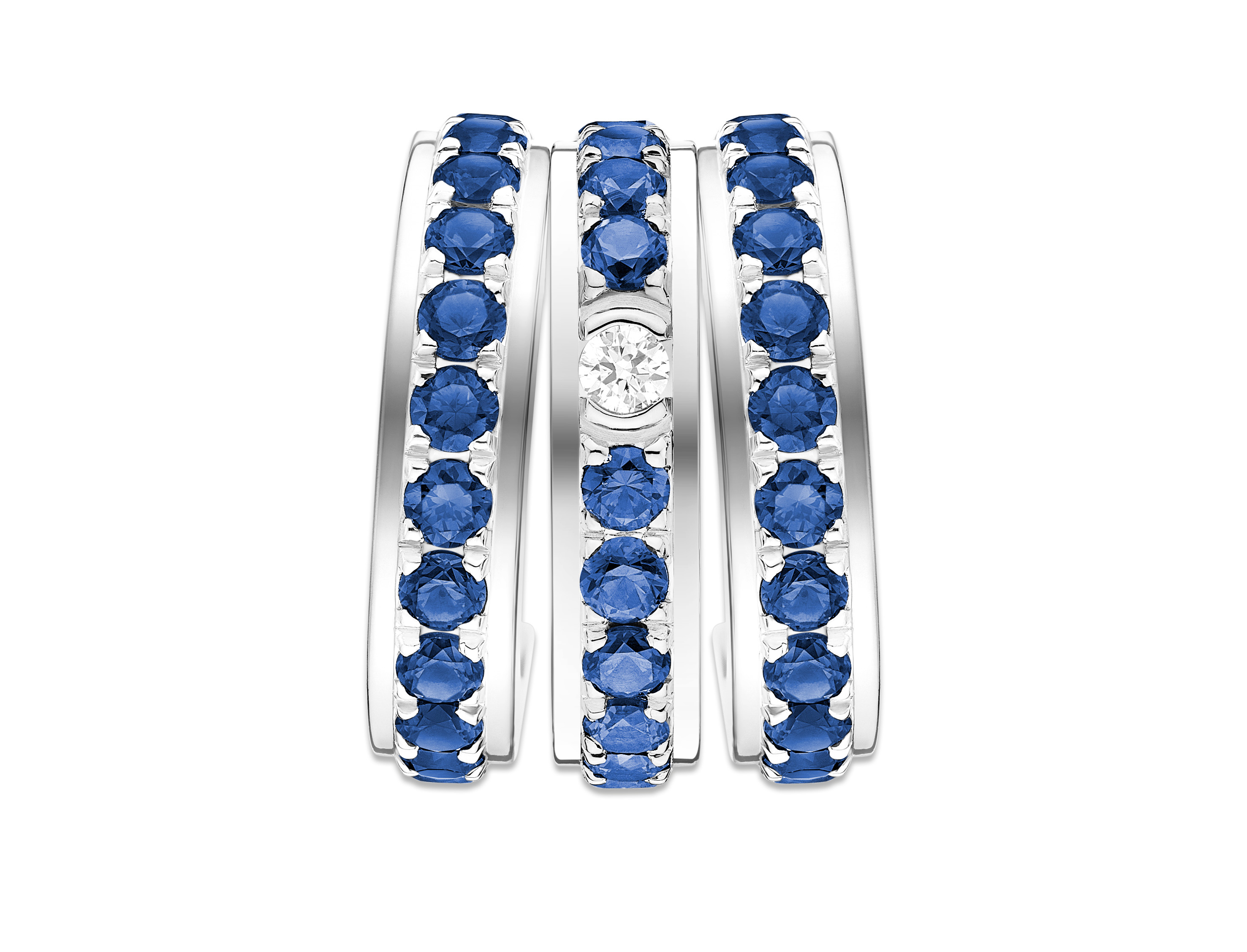 Possession系列18K白金藍寶石鑽石三圈耳環 NT$159,000 PIAGET。（PIAGET提供）