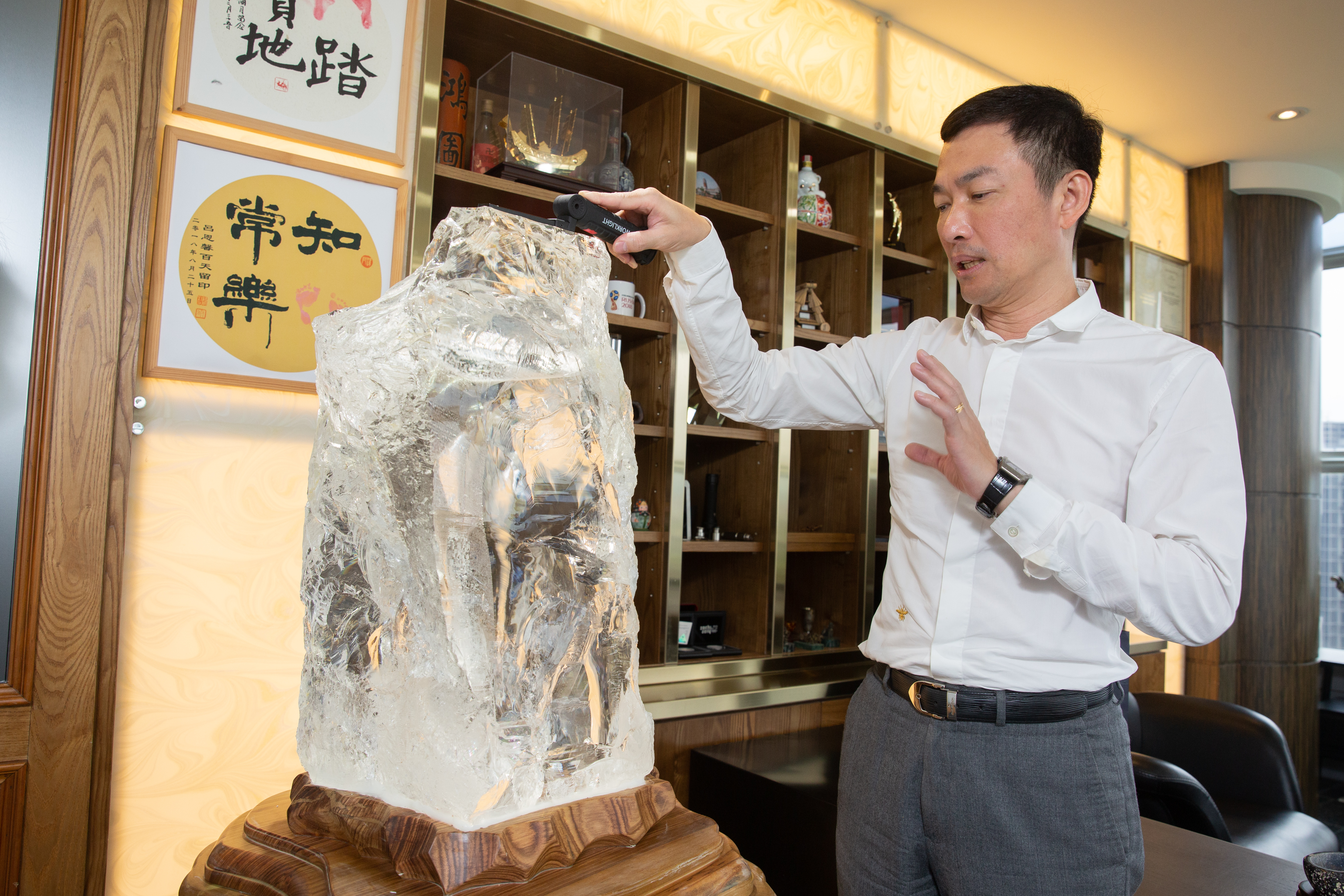 呂鴻圖28年前因為一場航空展，與俄羅斯結下不解之緣，最窮困潦倒時，在展場上認識的原住民大姊捐給他10萬元助東山再起，他透過本刊尋找恩人，希望當面報恩。