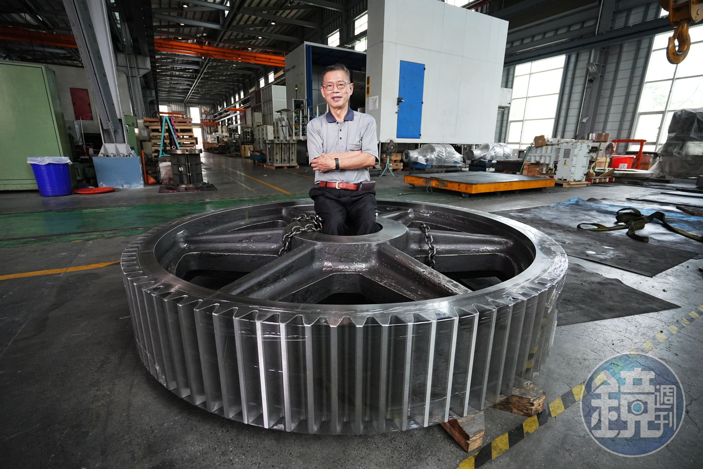 除自創品牌製造齒輪箱，廖昆隆也生產輪船捲網機與螺絲廠螺絲加工用的巨型齒輪。