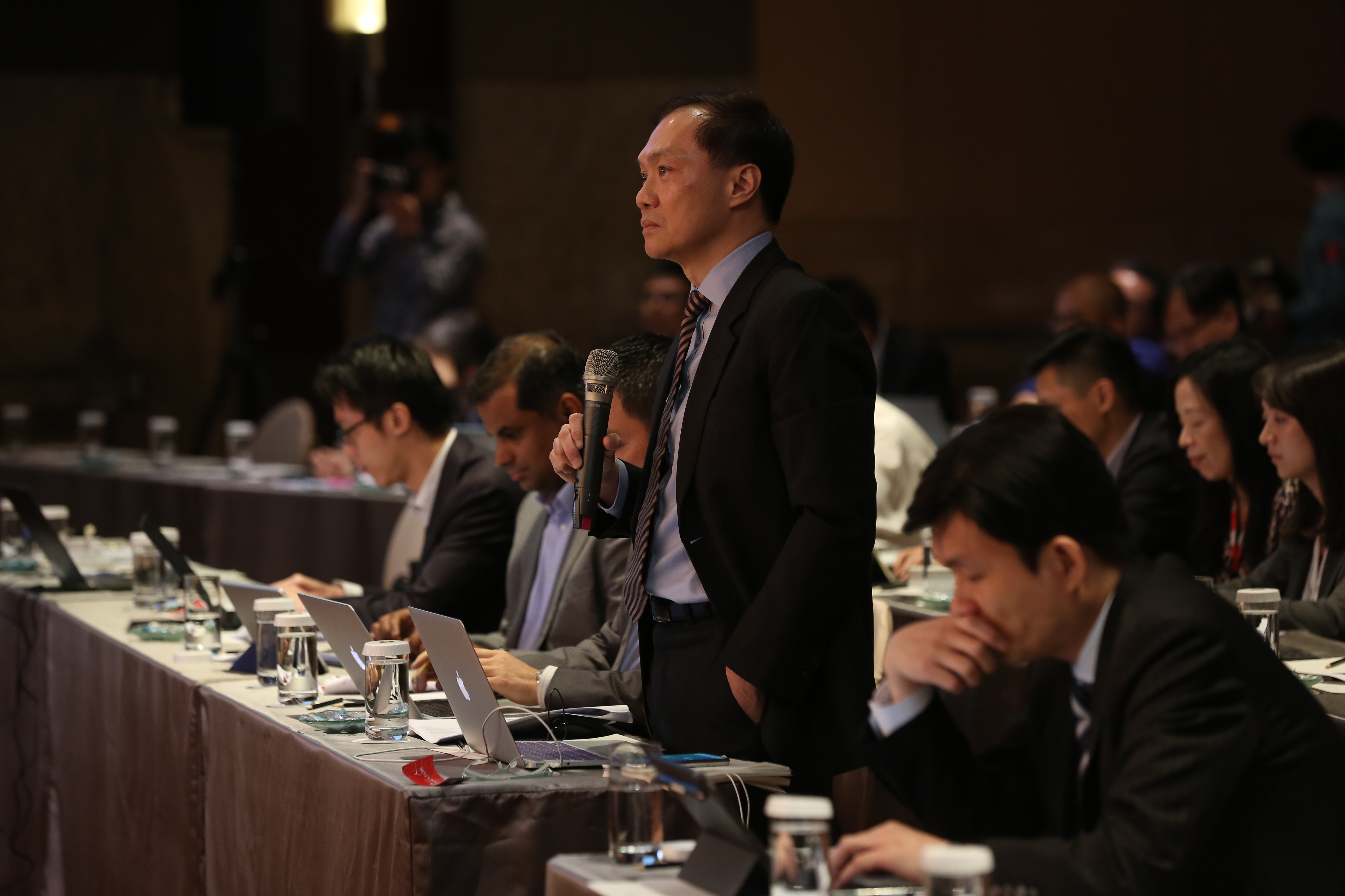 陸行之狠酸某半導體廠自我感覺良好。