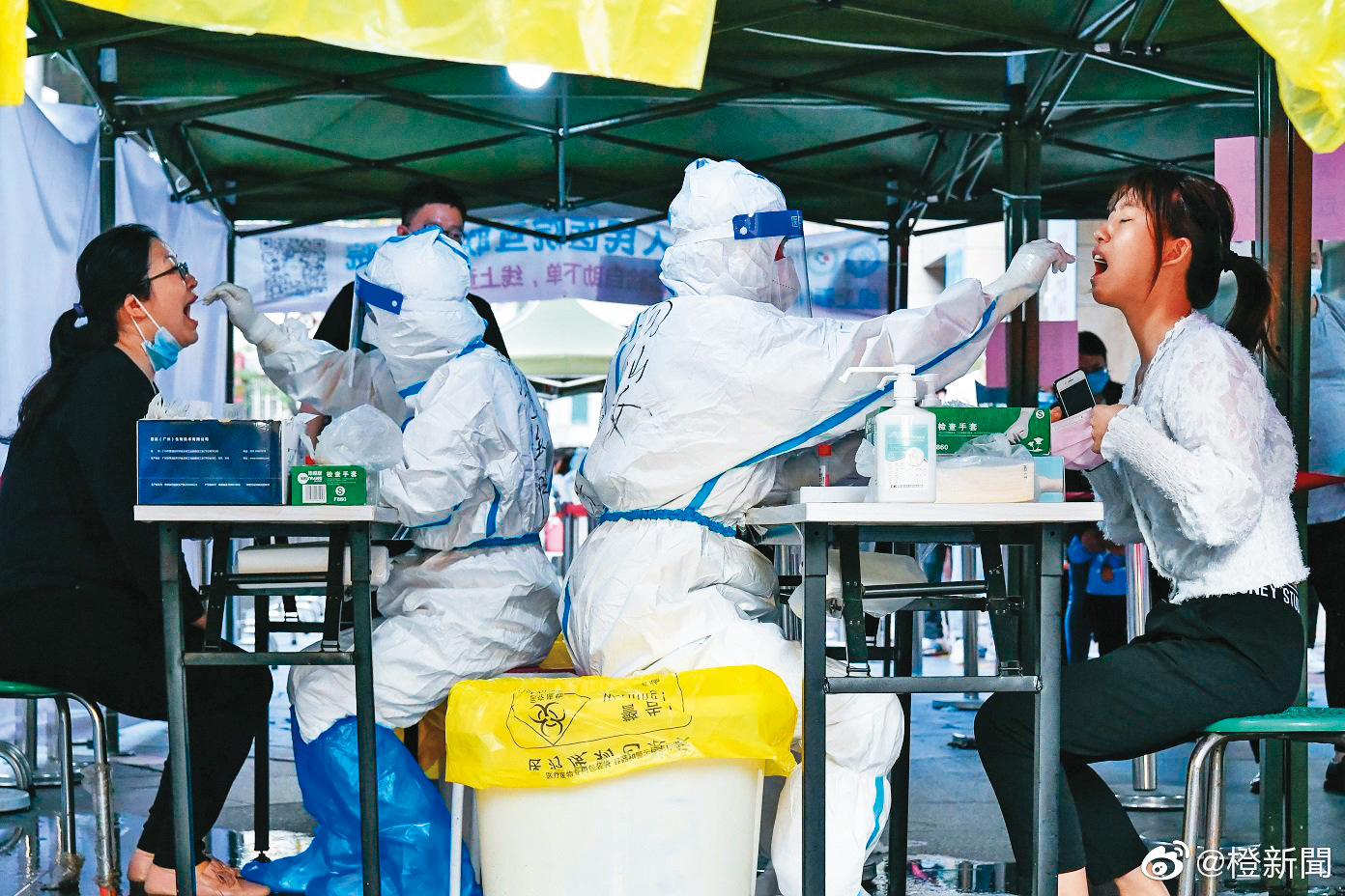 中國超強封控管制，GDP持續下修，資金流出，跌跌不休的股市不見起色。（翻攝微博）