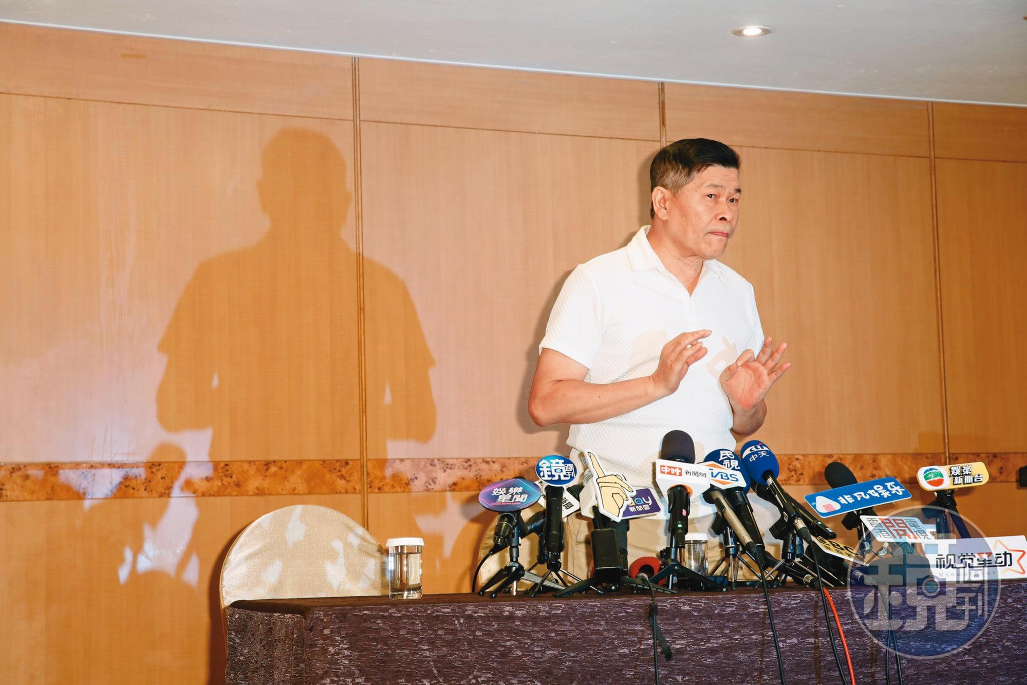澎恰恰因向地下錢莊借錢無力償還，曾開記者會宣布破產。