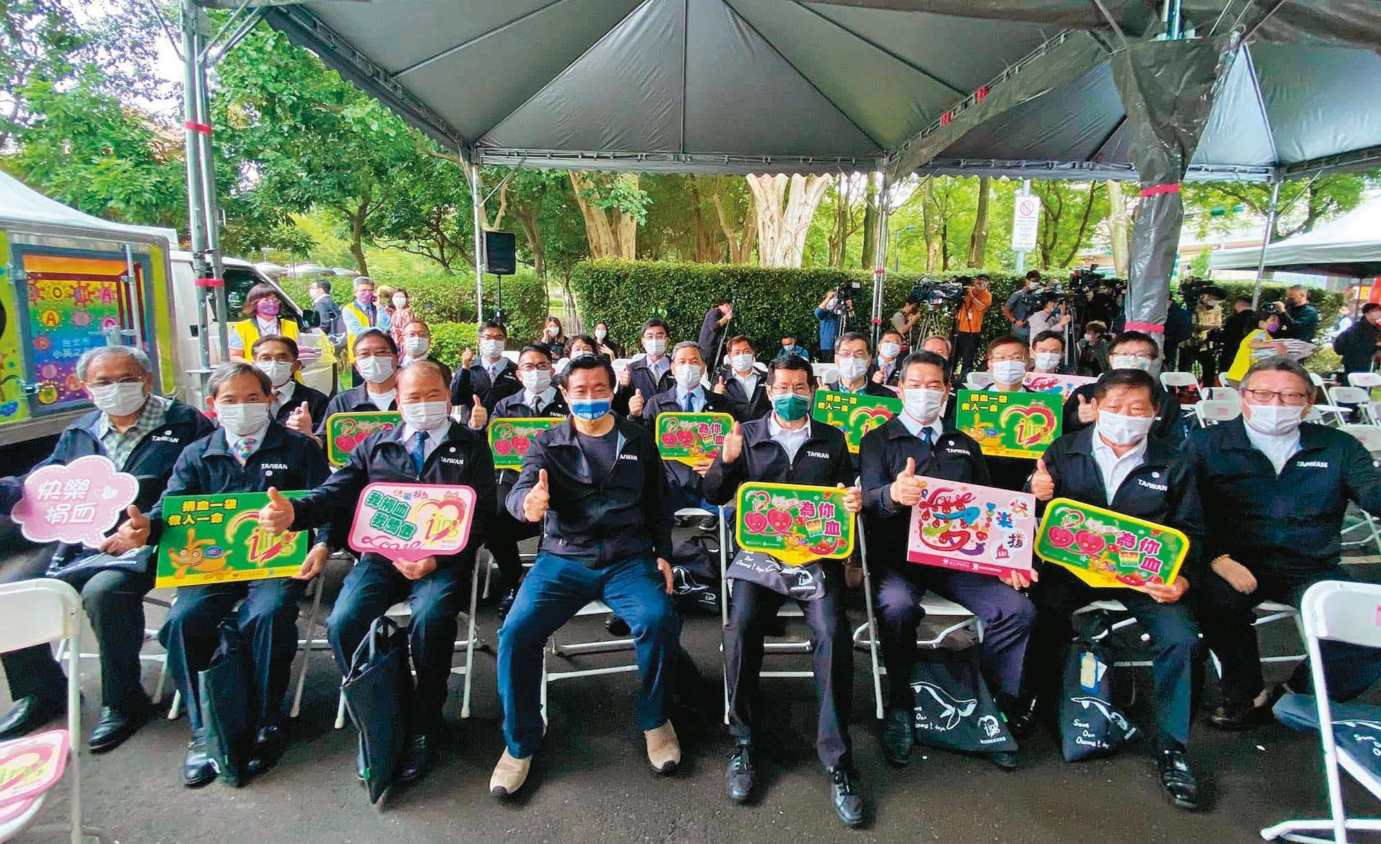 新北小英之友會與羅致政關係深厚，可望成為他選舉的有力後盾。（翻攝羅致政臉書）