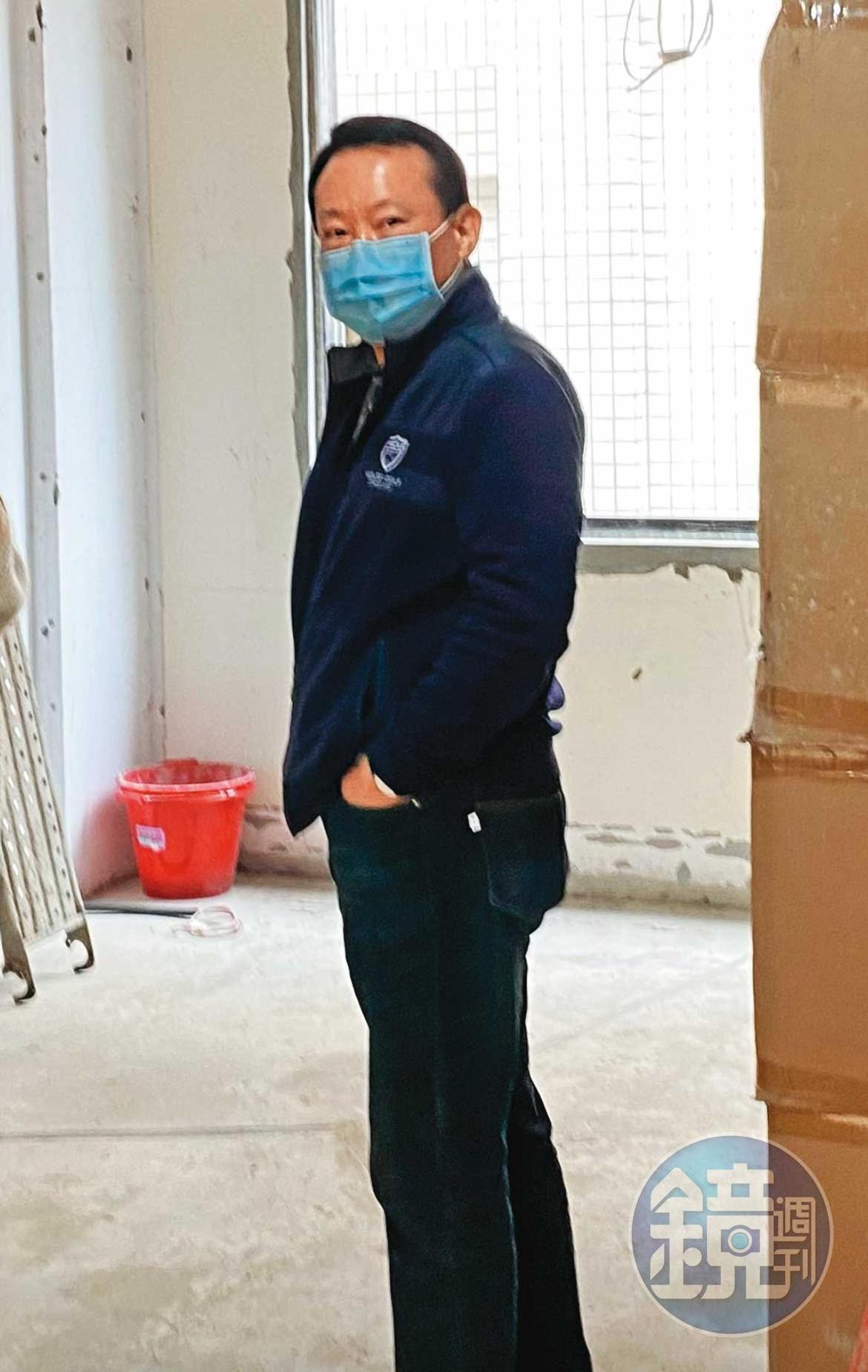 妻子承攬A小姐家的裝潢後，洪威華曾多次到現場督工。（讀者提供）