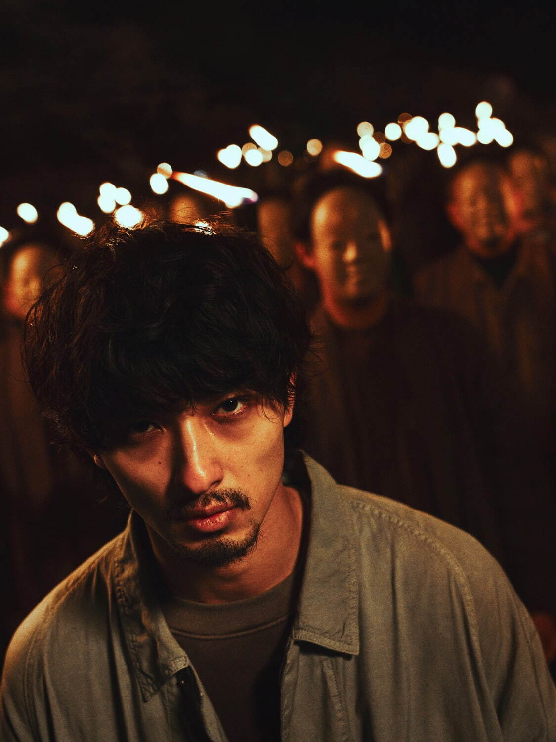 橫濱流星主演新片《VILLAGE》也是由河村光庸監製,並由藤井道人執導。(翻攝自fashion press)