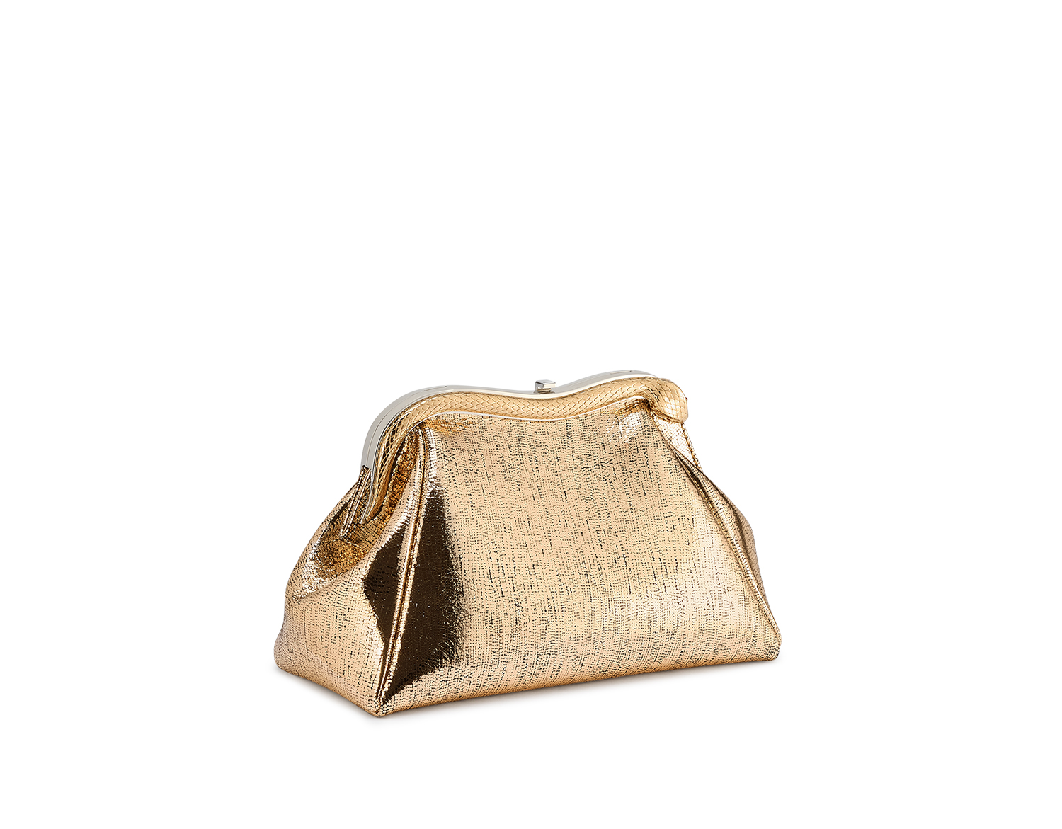 Serpentine Pouch是全新包款。夜鶯淡金色小牛皮手拿包NT$89,200(寶格麗提供)
