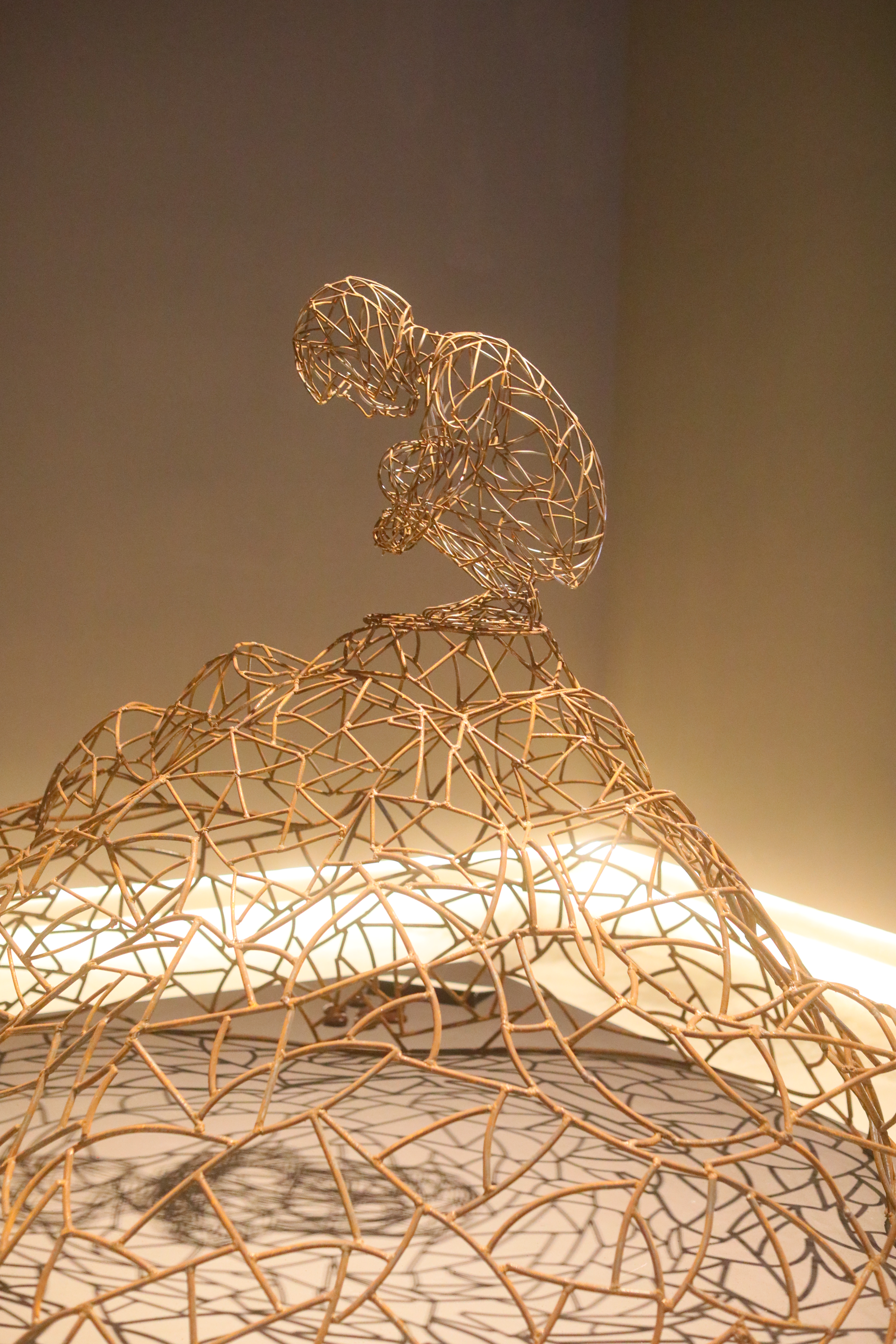 故事館展示著歷史，同時也以藝術展品訴說著戰爭的殘酷。