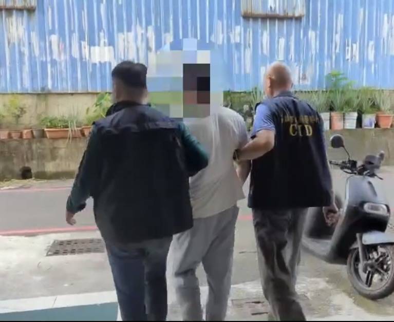 黃姓嫌犯被移送地檢署，檢方聲請羈押獲准。（警方提供）