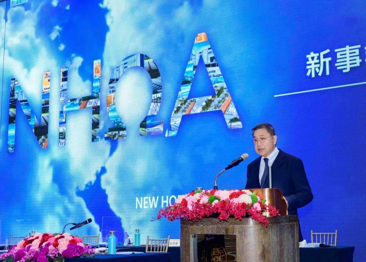 台泥董事長張安平4月親赴義大利拜訪IP高層，促成歐洲2項能源合作案。（台泥提供）