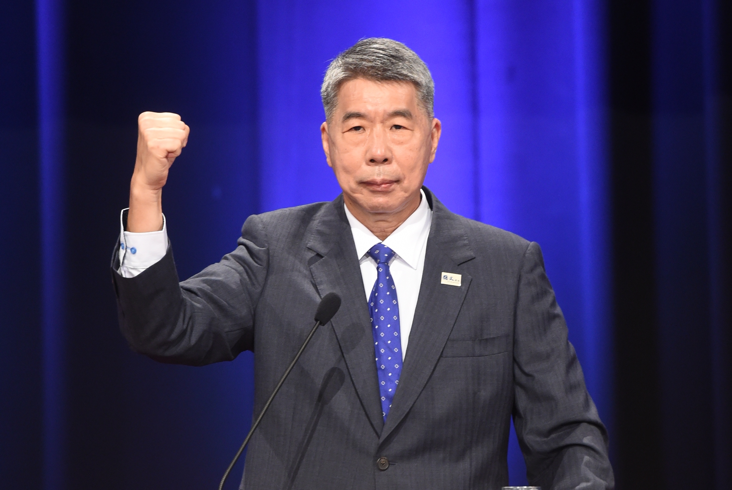 深藍力拱的孫文學校總校長張亞中，民調成績則意外在末段班。（本刊資料照）