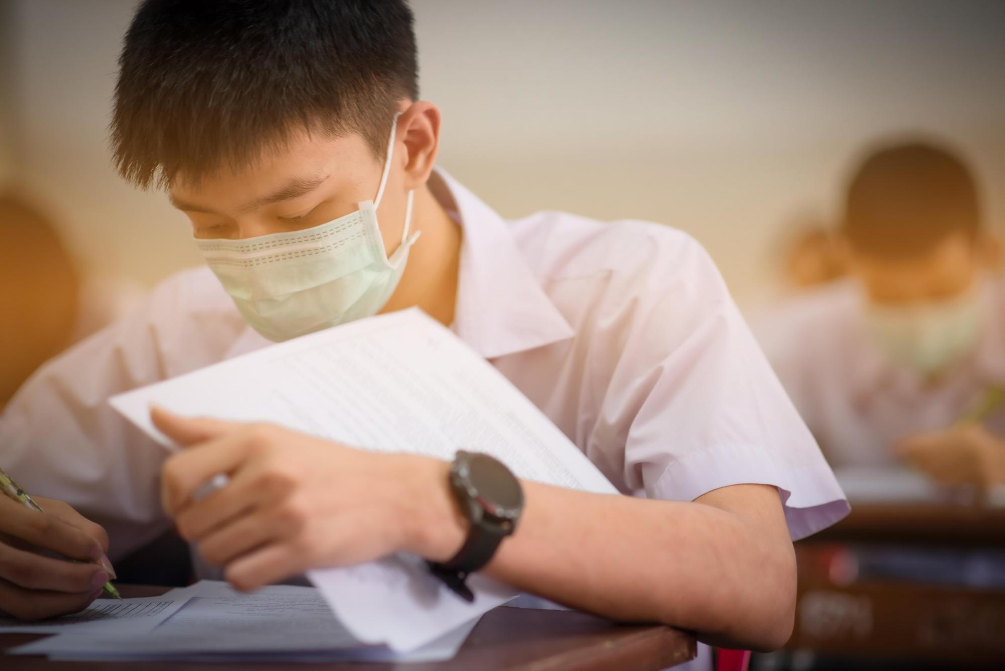 立委王婉諭今於臉書po文，指下學年度起，全國各級學校不得強制學生於制服上繡名字。（示意圖，東方IC）
