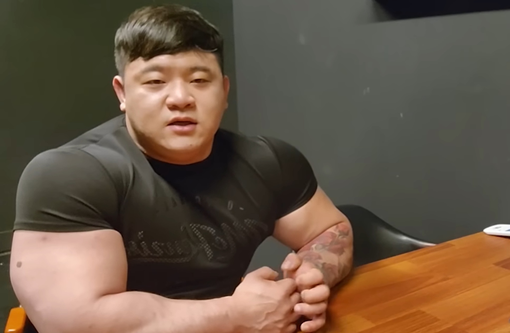 南韓知名YouTuber朴承賢因強調喜歡「月經味」引起公憤。(翻攝自박승현YouTube頻道)