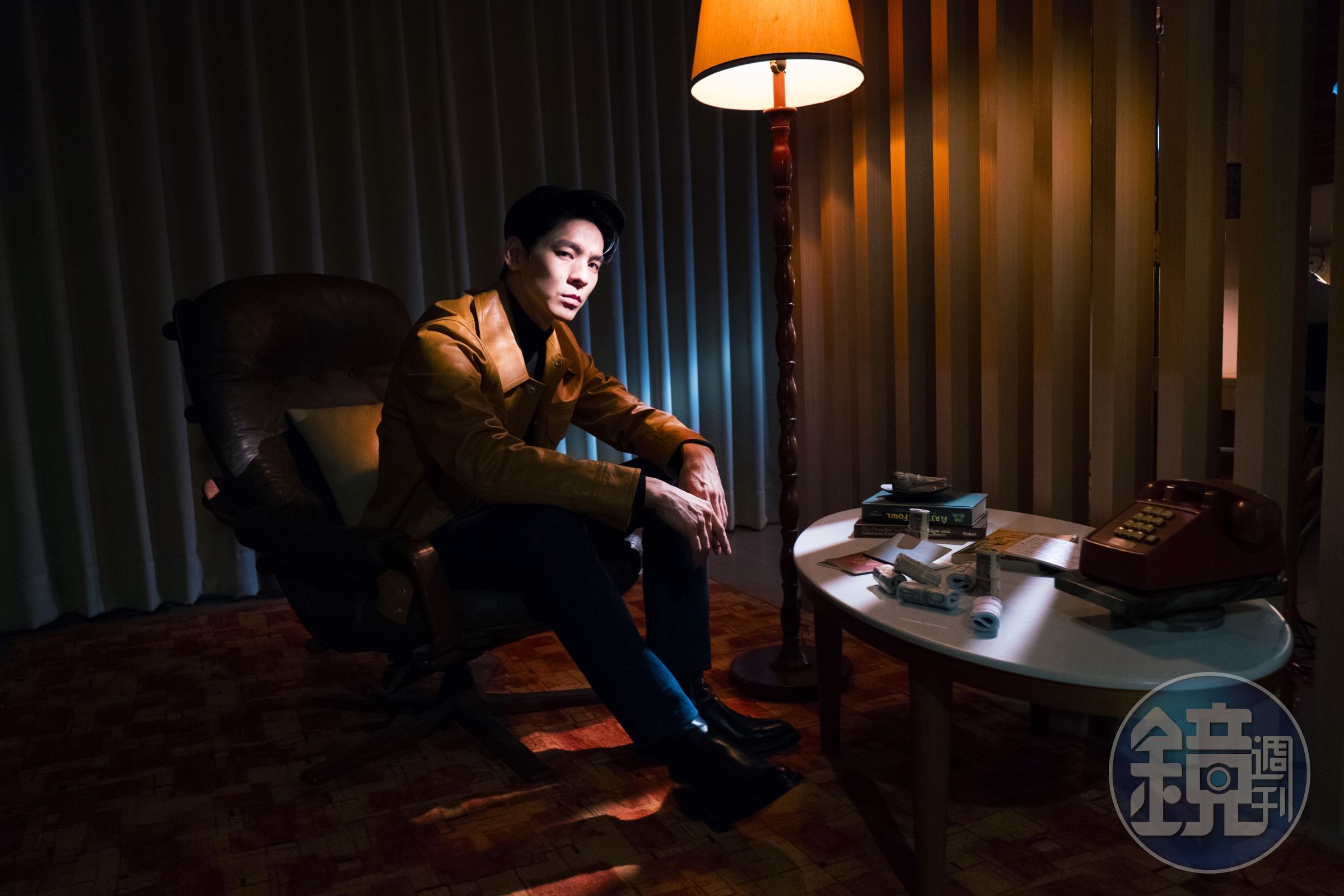 林柏宏擔任本屆金片子大賽活動代言人，形象廣告一人分飾二角，其中一個角色是帥氣特務。（台北市影委會提供）