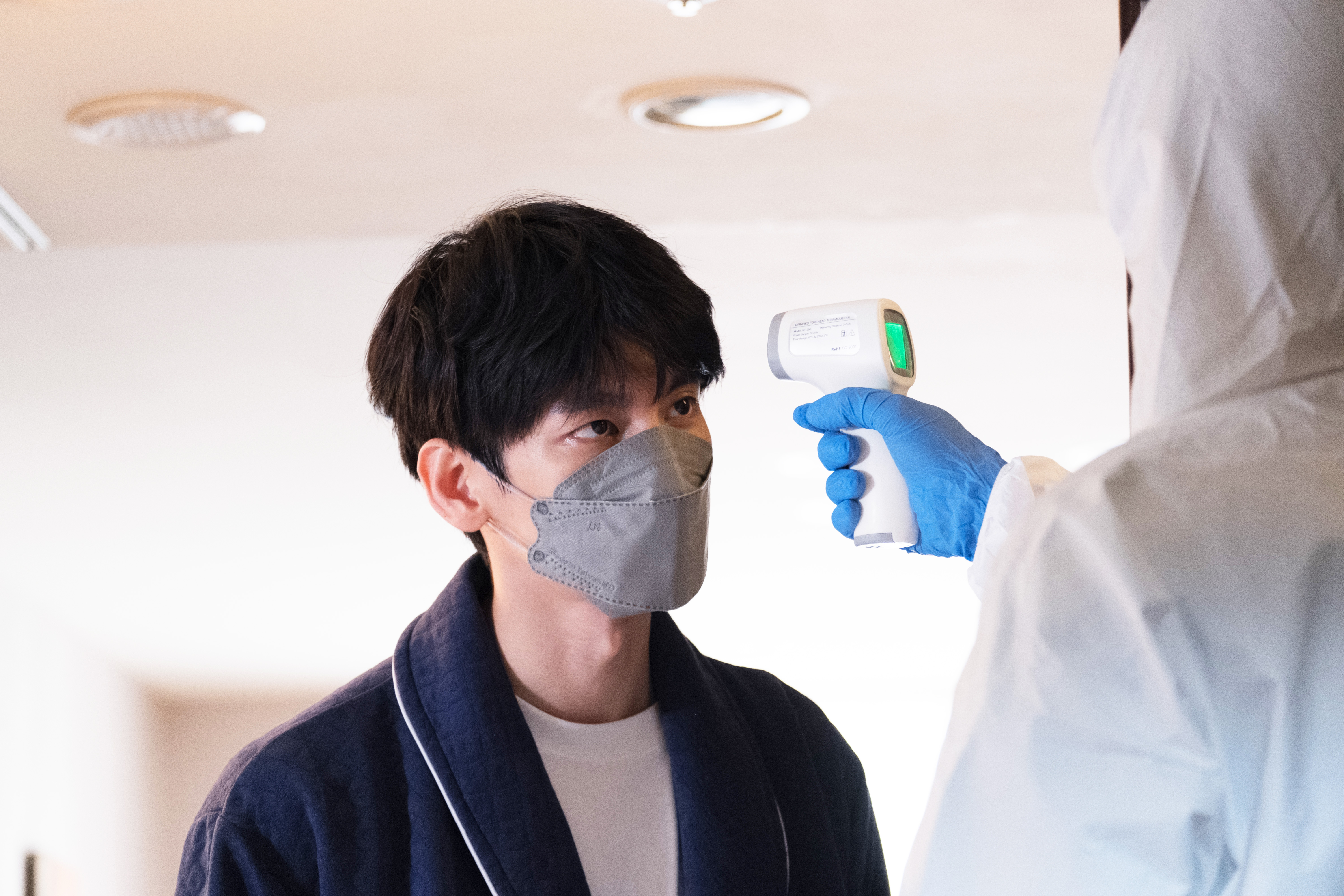 早前林柏宏確診被迫居家隔離，剛巧形象廣告裡也有一個角色是隔離宅男。（台北市影委會提供）