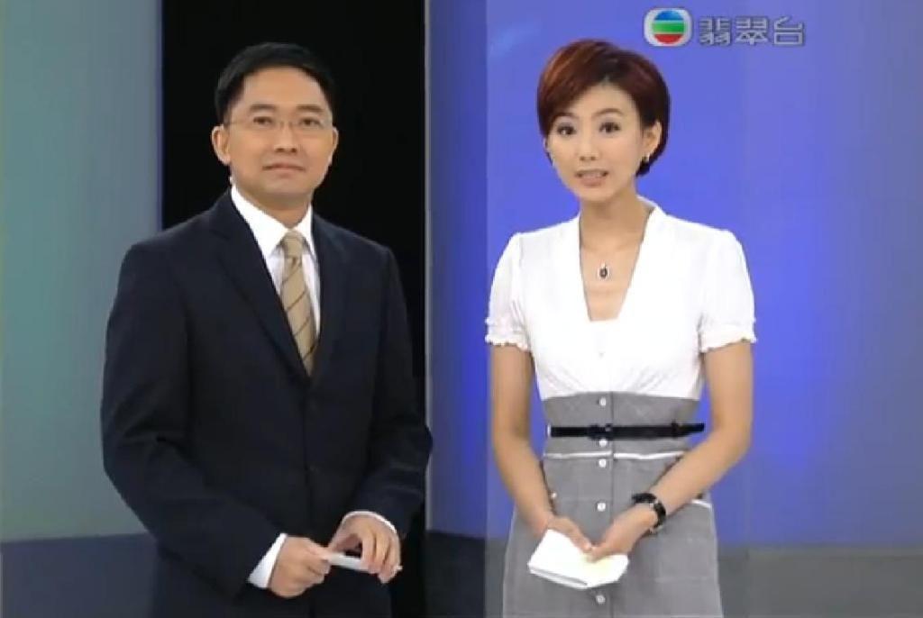 已婚香港南華傳媒集團副董事總經理許方輝，先前疑似出軌女主播周嘉儀，掀起桃色風波。（翻攝自微博）