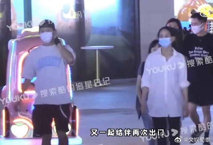 許光漢及張鈞甯被中國媒體拍到與助理在當地餐廳聚餐。(翻攝自YOUKU)