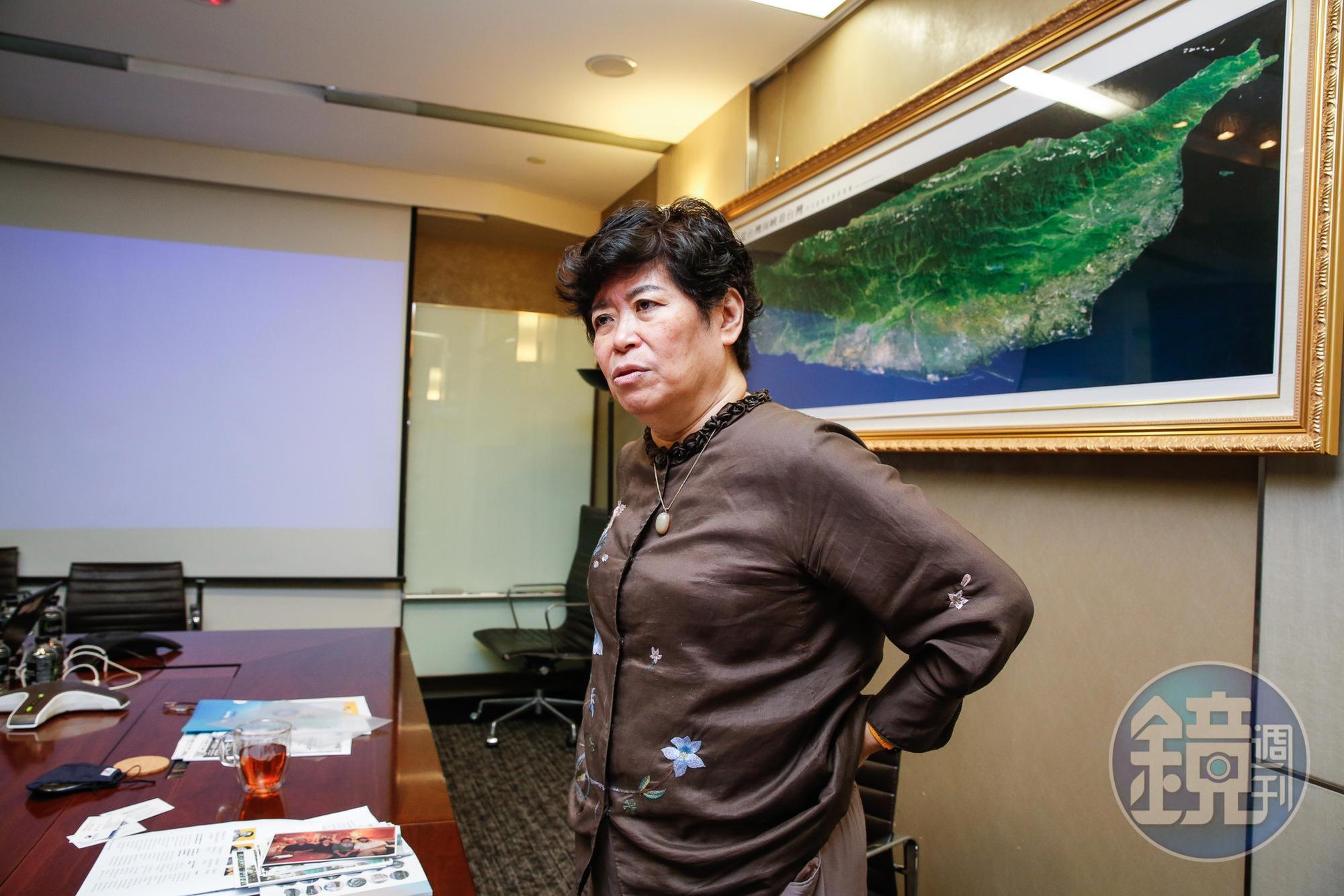 王長怡反擊女兒派爭搶經營權，強調自己才是律師認證的大股東。