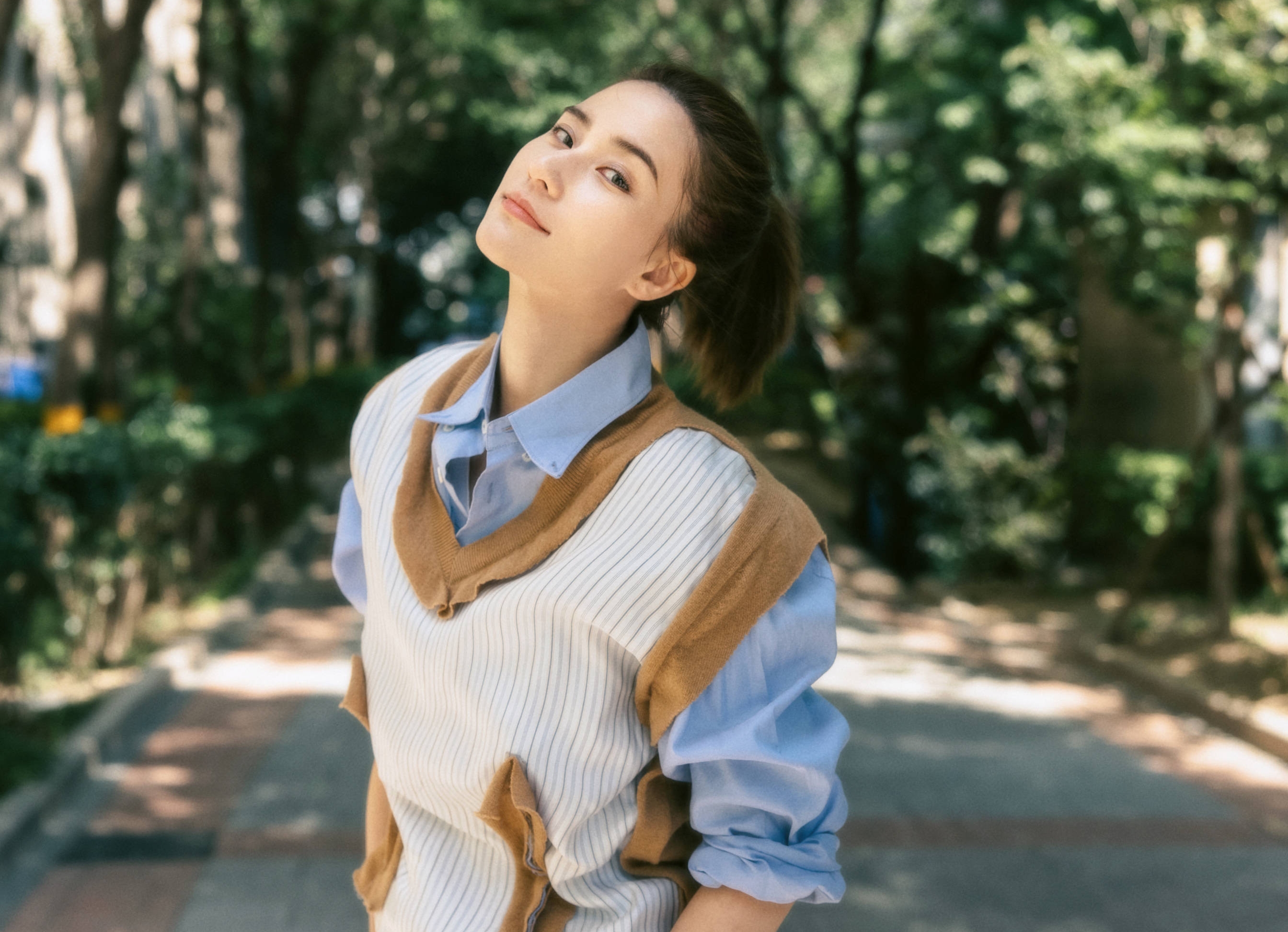 何超蓮日前接受媒體採訪時，透露因為豪門千金關係，被人惡房東漲房租，更大嘆有錢人的原罪。（翻攝自何超蓮微博）