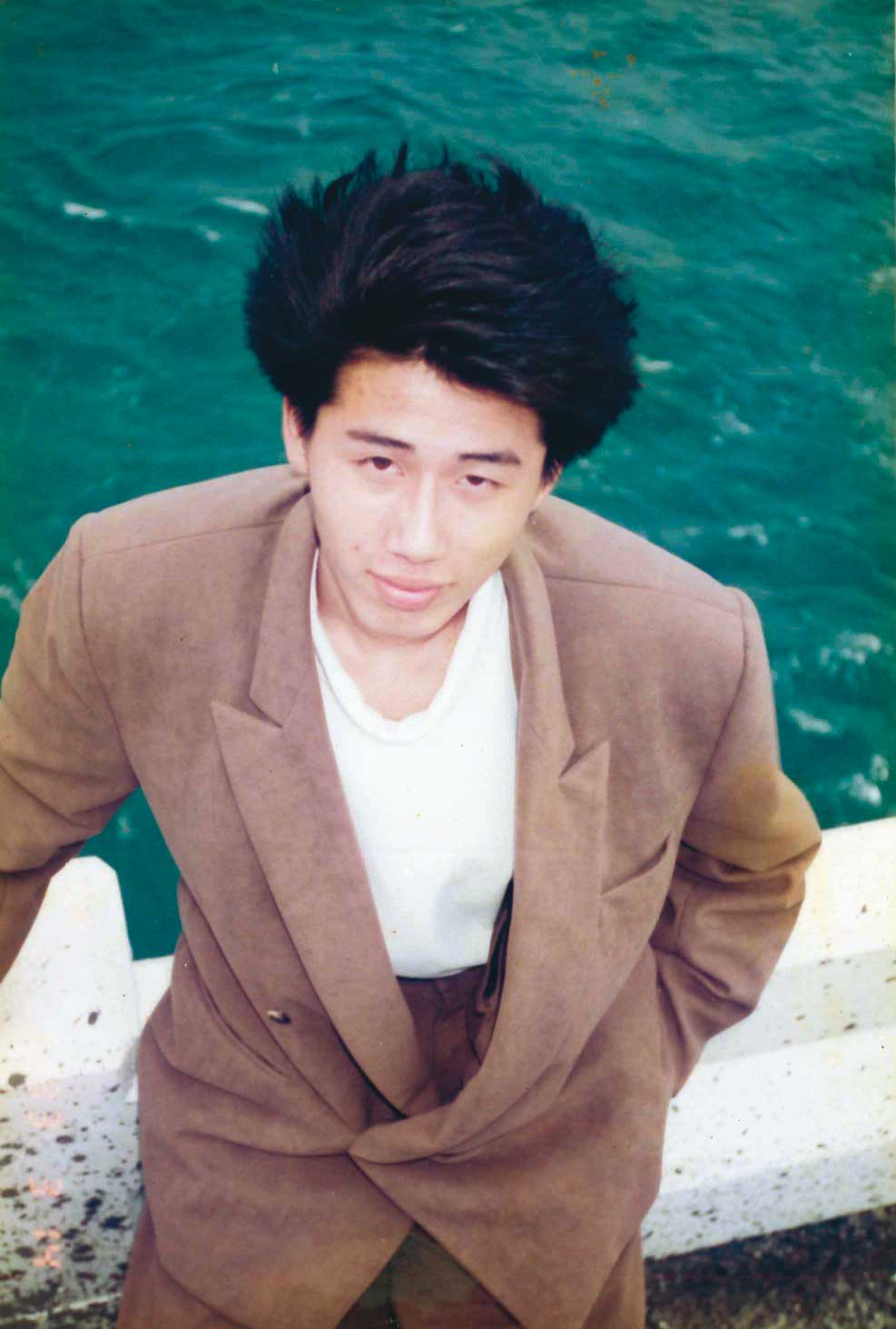 王賢明16歲創業開茶坊，年紀輕輕就很早熟。（王賢明提供）