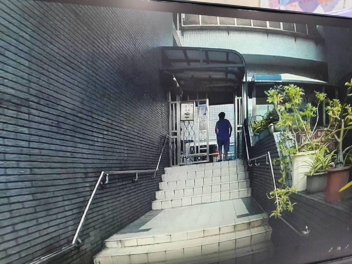 台南市東區一處公寓驚傳妻持菜刀殺死丈夫的命案悲劇。(翻攝畫面)
