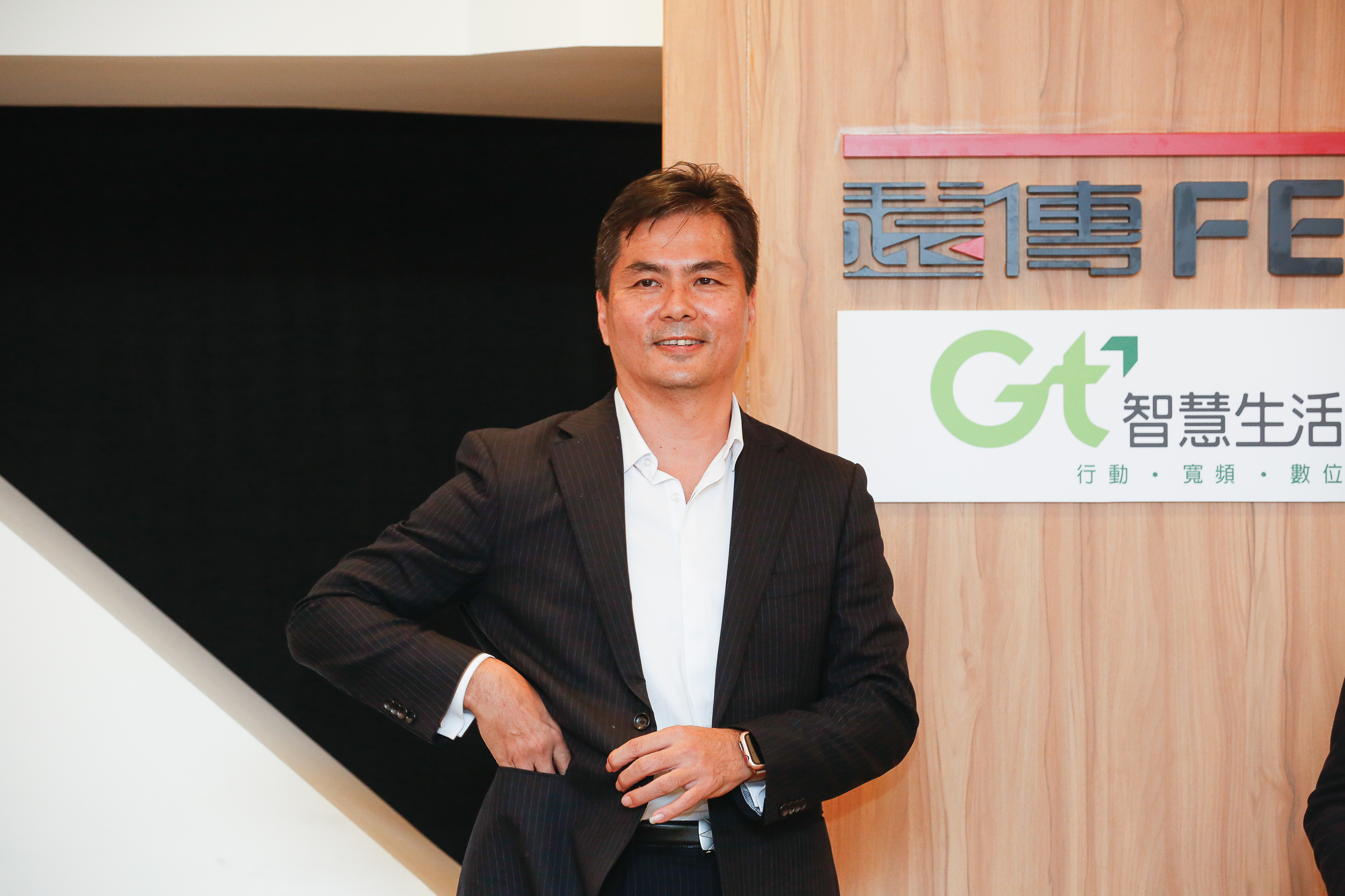 陳鵬展現誠意，親自向《公司法》權威教授方嘉麟說明合併案審議過程。