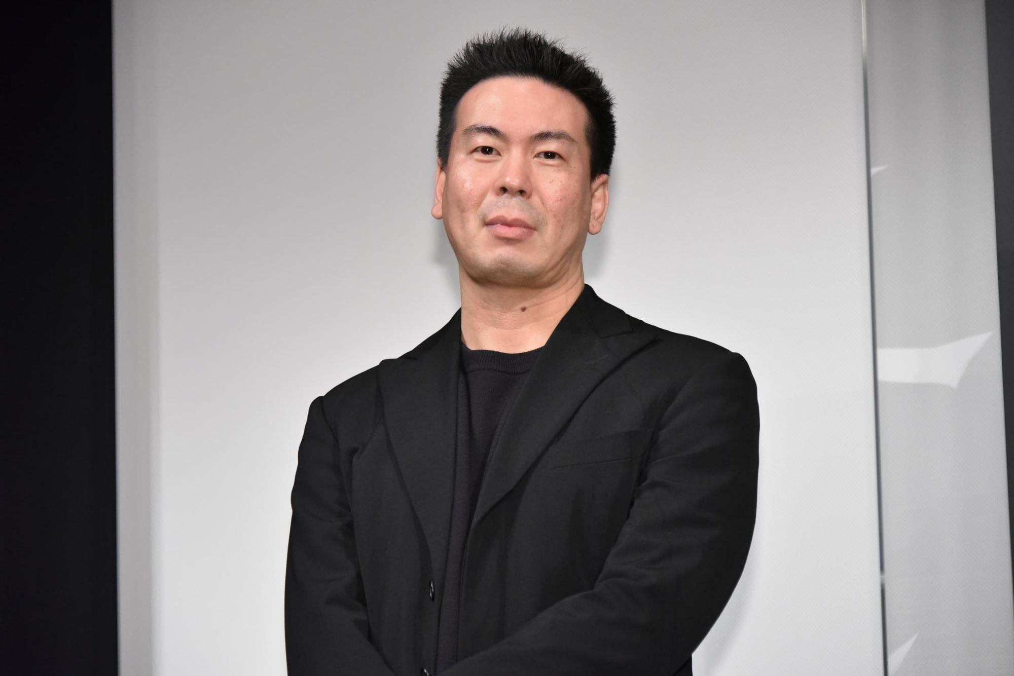 片山慎三導演曾跟著奉俊昊、山下敦弘等知名導演拍戲，對於作品的每個鏡頭都非常講究。（光年映畫提供）