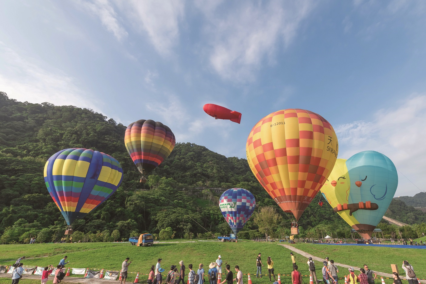 「2022石門水庫熱氣球嘉年華」終於要在6/18開跑，各種特色熱氣球千萬不要錯過！ 