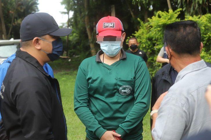 王姓嫌犯向泰國警方自首。（翻自泰國《Sanook》）
