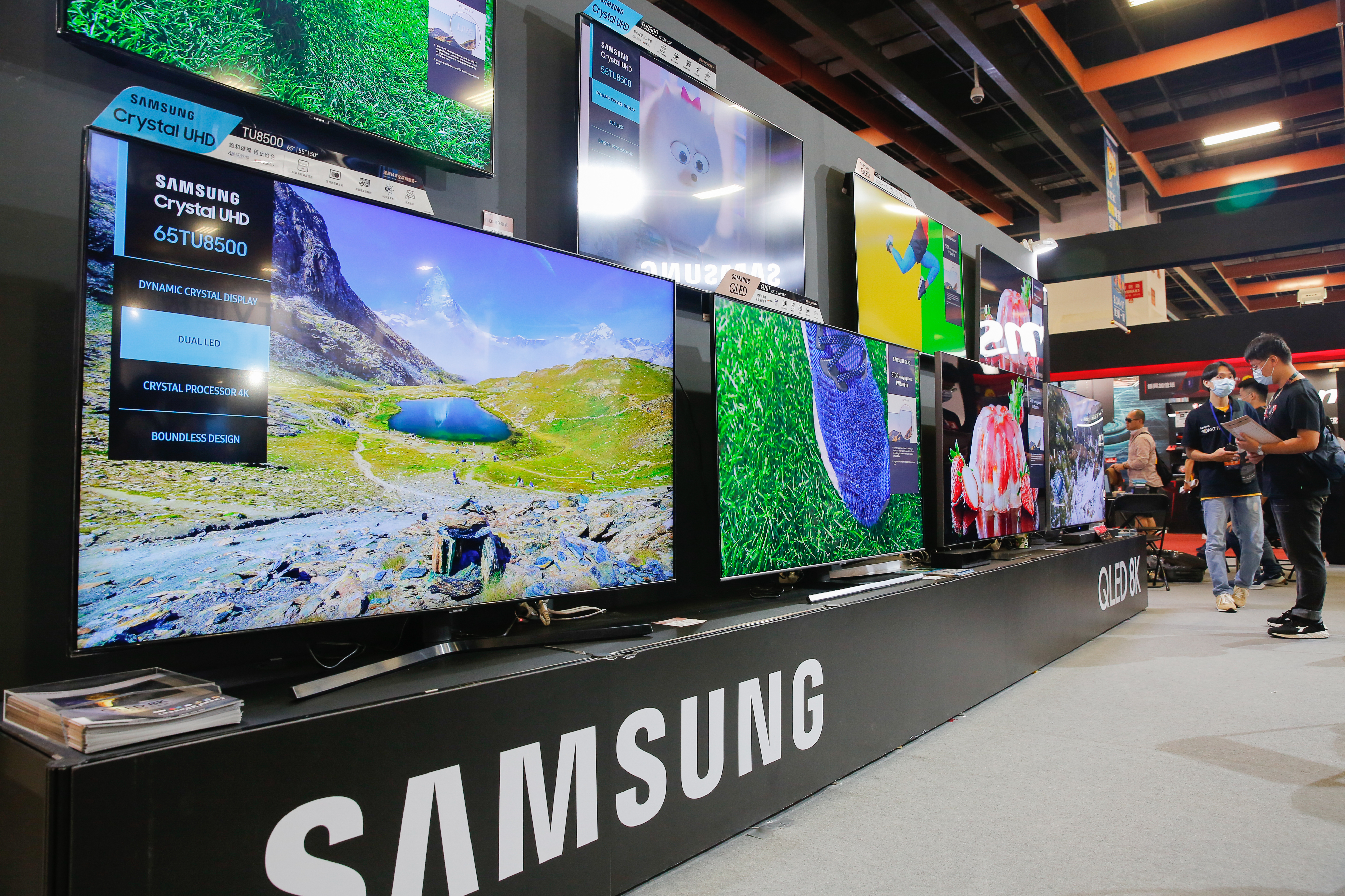 三星砍單，外資點名聯發科、聯詠等維持謹慎觀點。