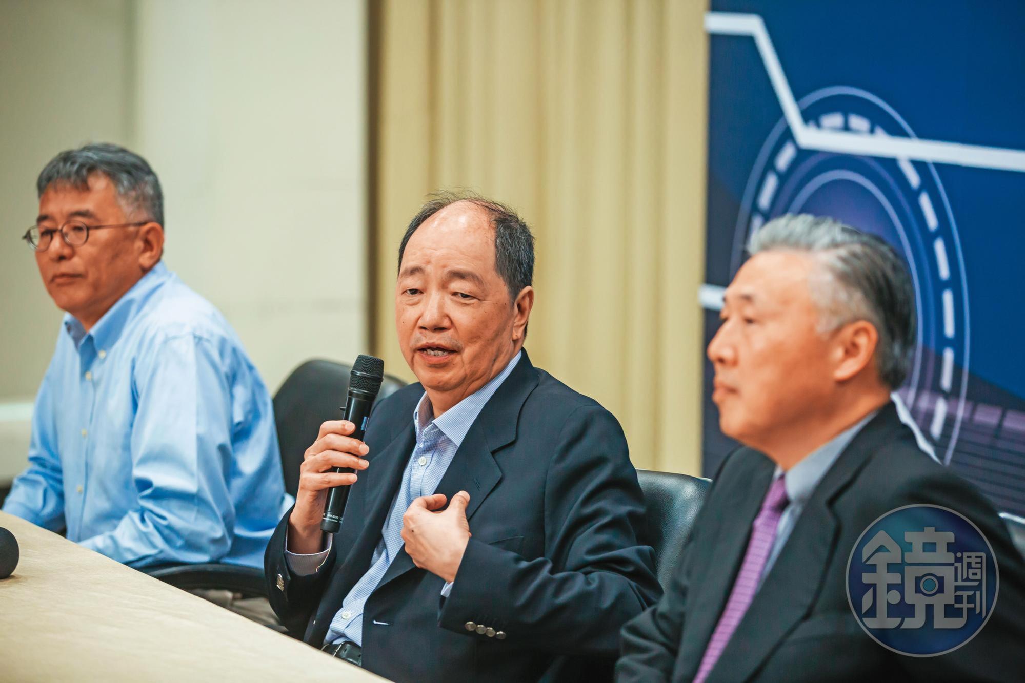 IC封測廠日月光5月營收再創歷年同期新高，法人認為，封測族群仍具長線利多題材。（圖中為董事長張虔生）　  