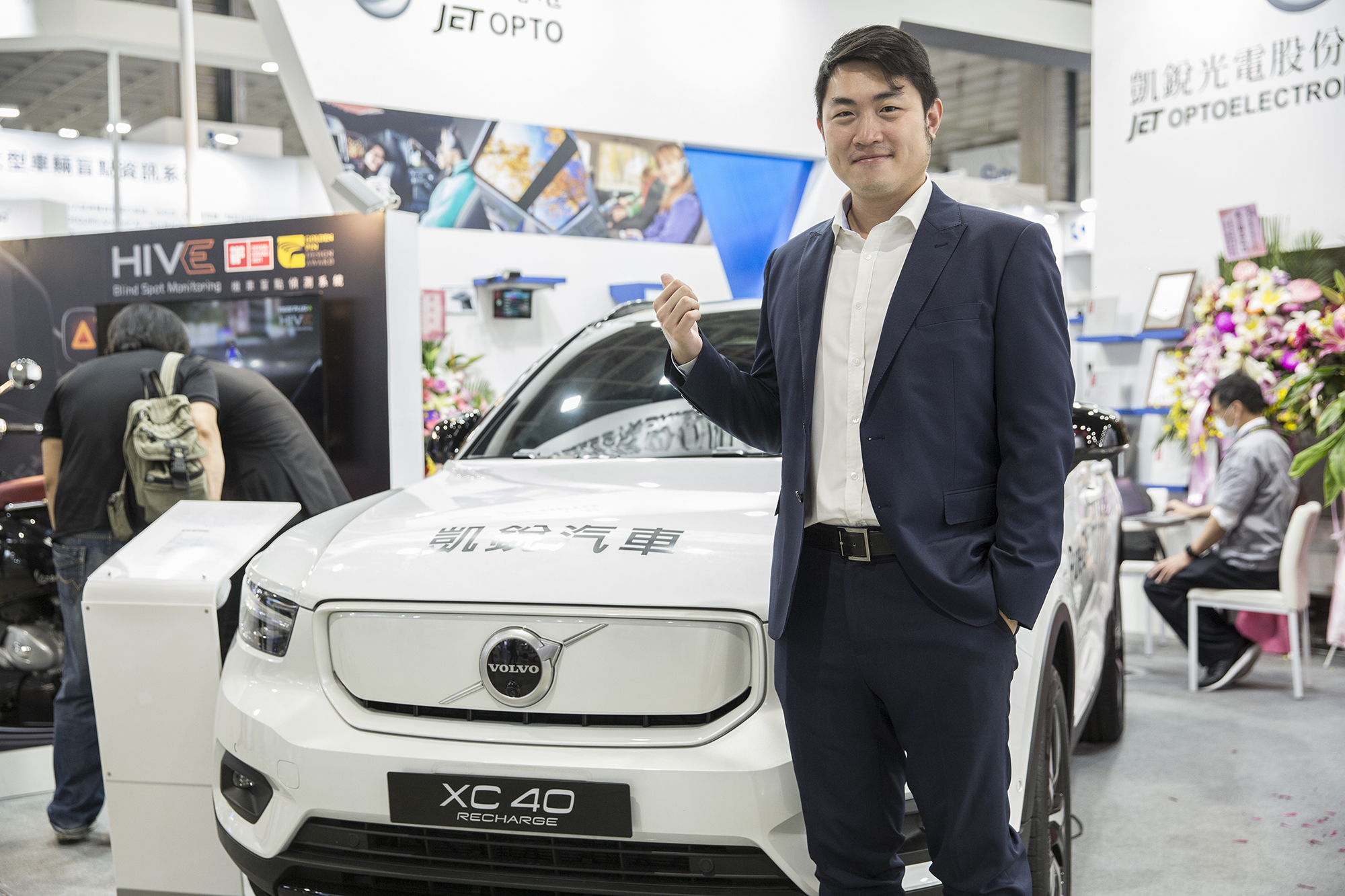 林傳凱除了凱銳光電，也買下凱銳汽車，取得新北與高雄的VOLVO汽車代理權。