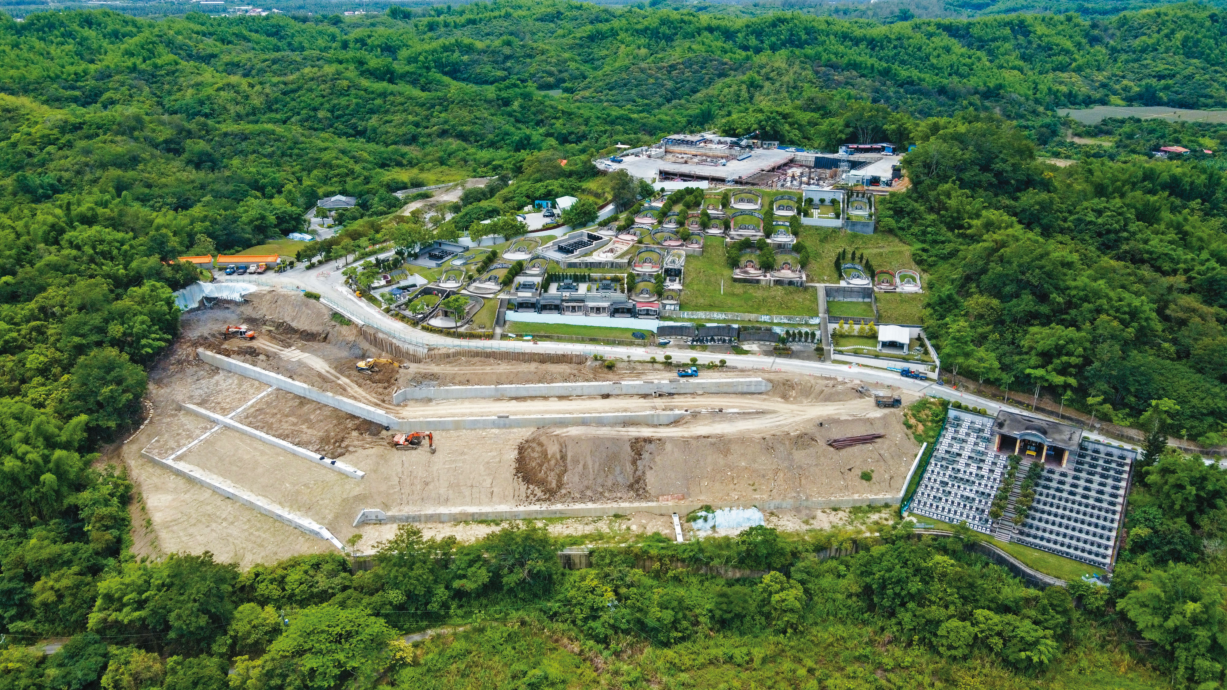 高雄「光之丘」是龍巖集團唯一取得建照、正在動工的光之系列靈骨塔。