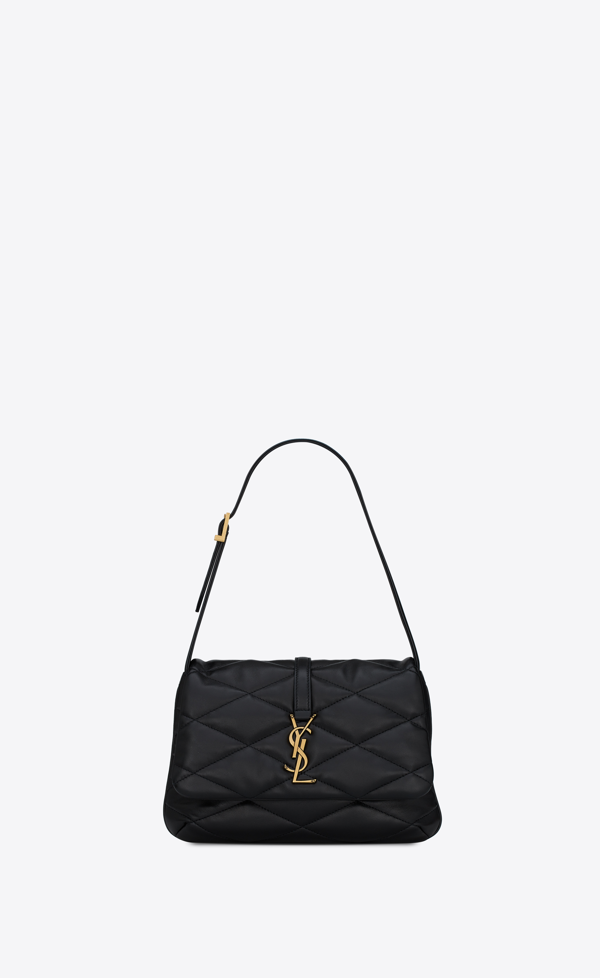 LE 57黑色蓬鬆絎縫小羊皮腋下包。NT$83,050（SAINT LAURENT提供）