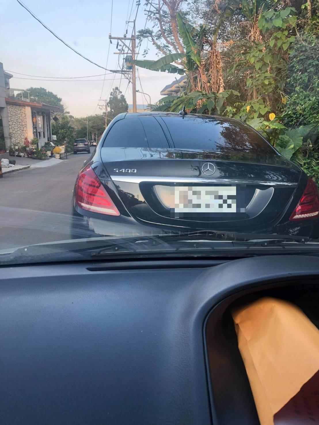 教職員批評學校將賓士車（圖）任意報廢的做法，不僅恐違法還涉賤賣校產。