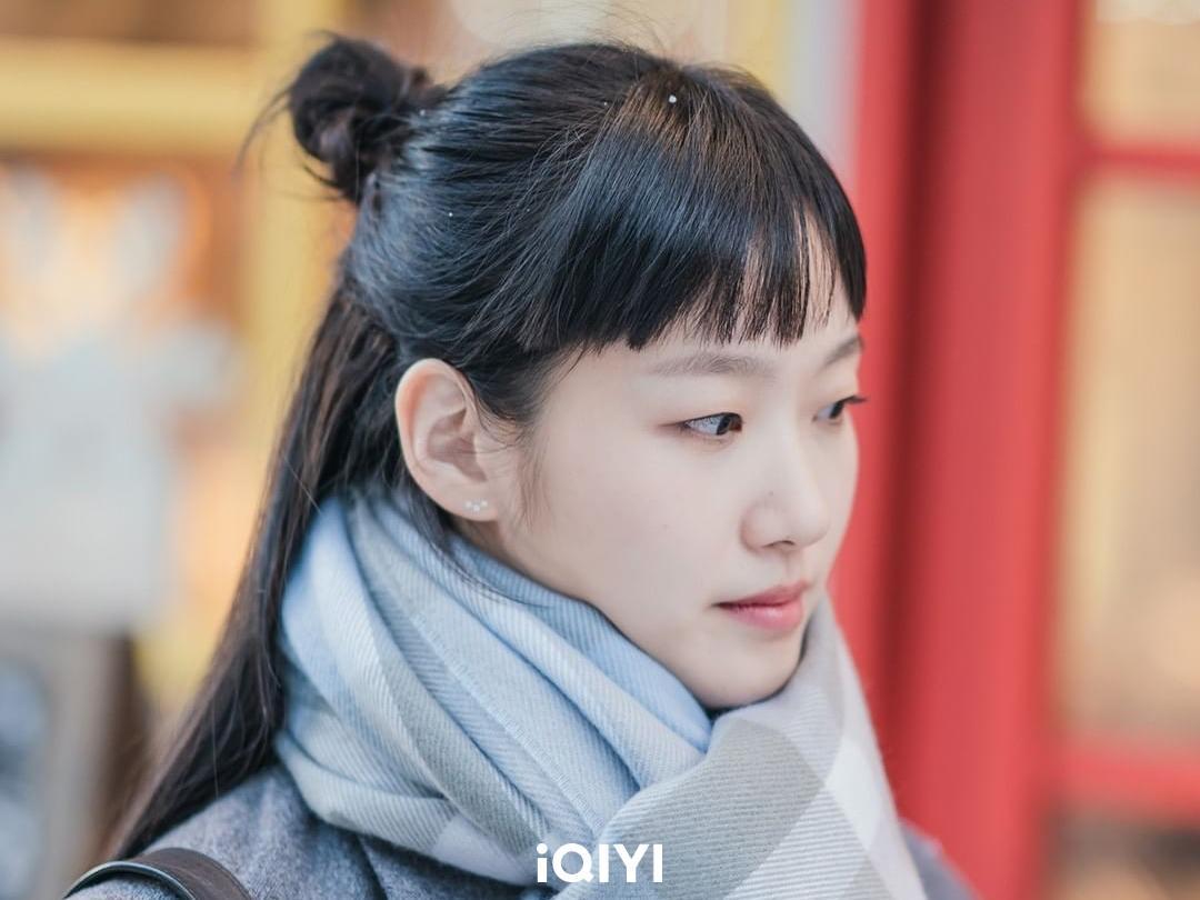 因為朴珍榮稱讚留長髮好看，金高銀火速將短髮留長，倍有女人味。（愛奇藝國際站提供）
