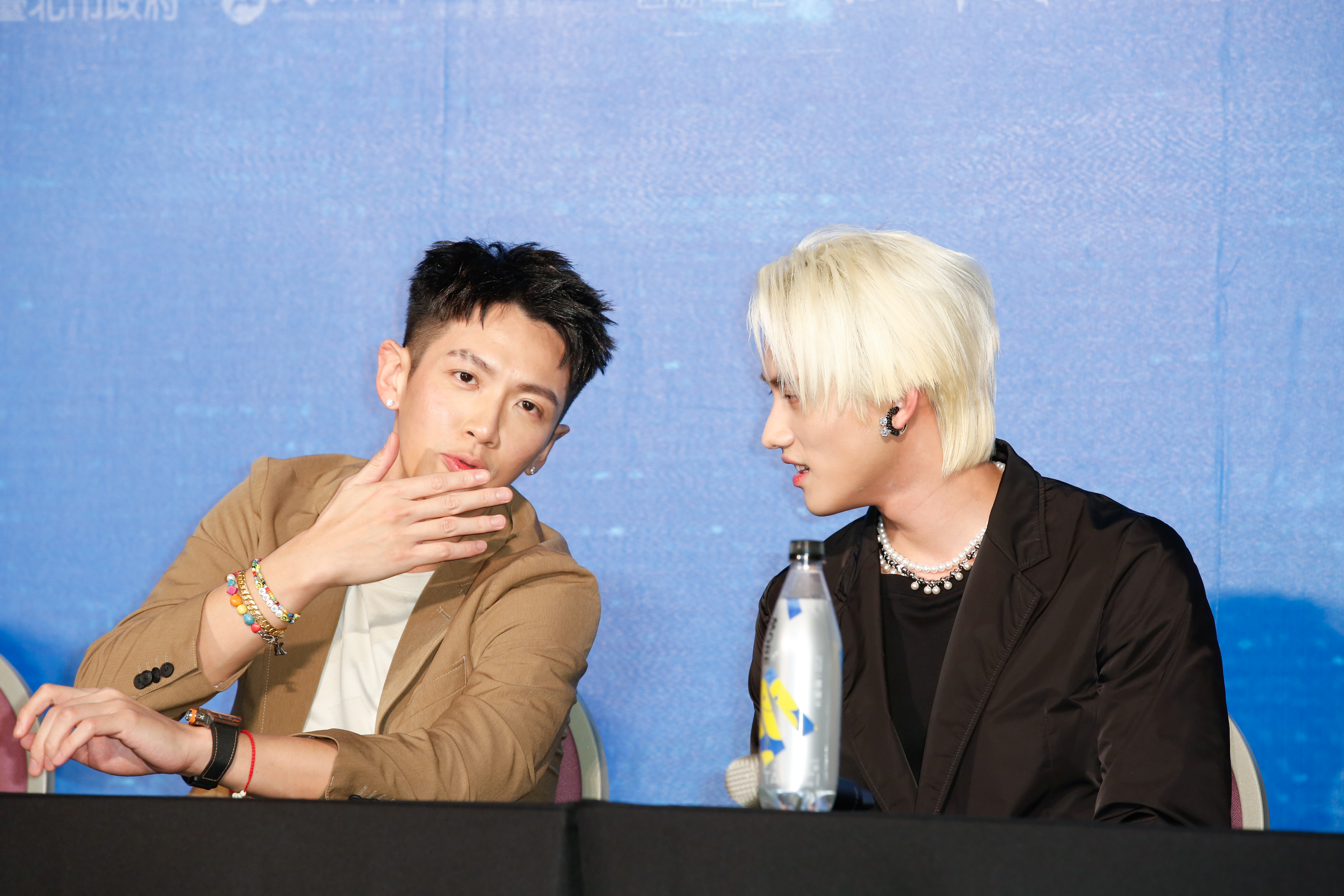 柯震東（左）跟范少勳（右）是《初戀慢半拍》的兩位主角，恰好都是扮演媽媽的兒子。