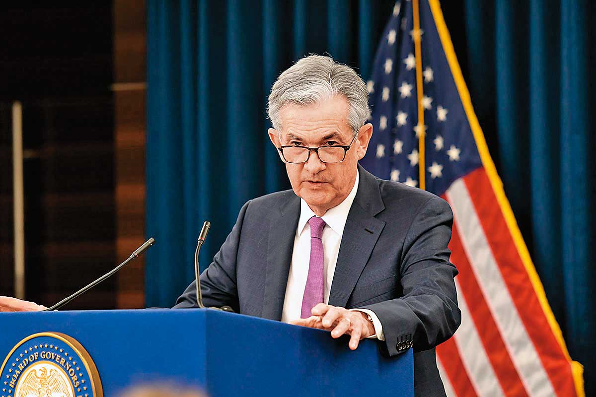 聯準會調整了對通膨的說詞，表示將「致力」於讓通膨回落至2％目標。顯見讓通膨降溫是首要之務。（圖為主席鮑威爾，翻攝聯準會官網）