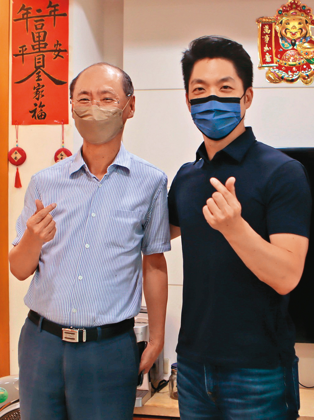 黃珊珊頻挖牆腳，蔣萬安19日與北市「陳家班」陳永德合體，盼破除傳言。（翻攝蔣萬安臉書）