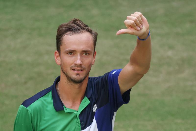 俄羅斯球王輸球「暴怒吼走教練」 網批：毫無球王風範- 鏡週刊