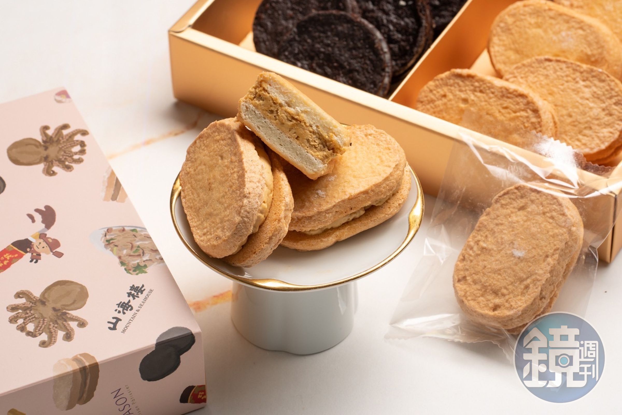 「炒米粉達克瓦茲」以米粉代替麵粉，並加入油蔥酥及章魚乾提鮮增香。（山海樓提供）